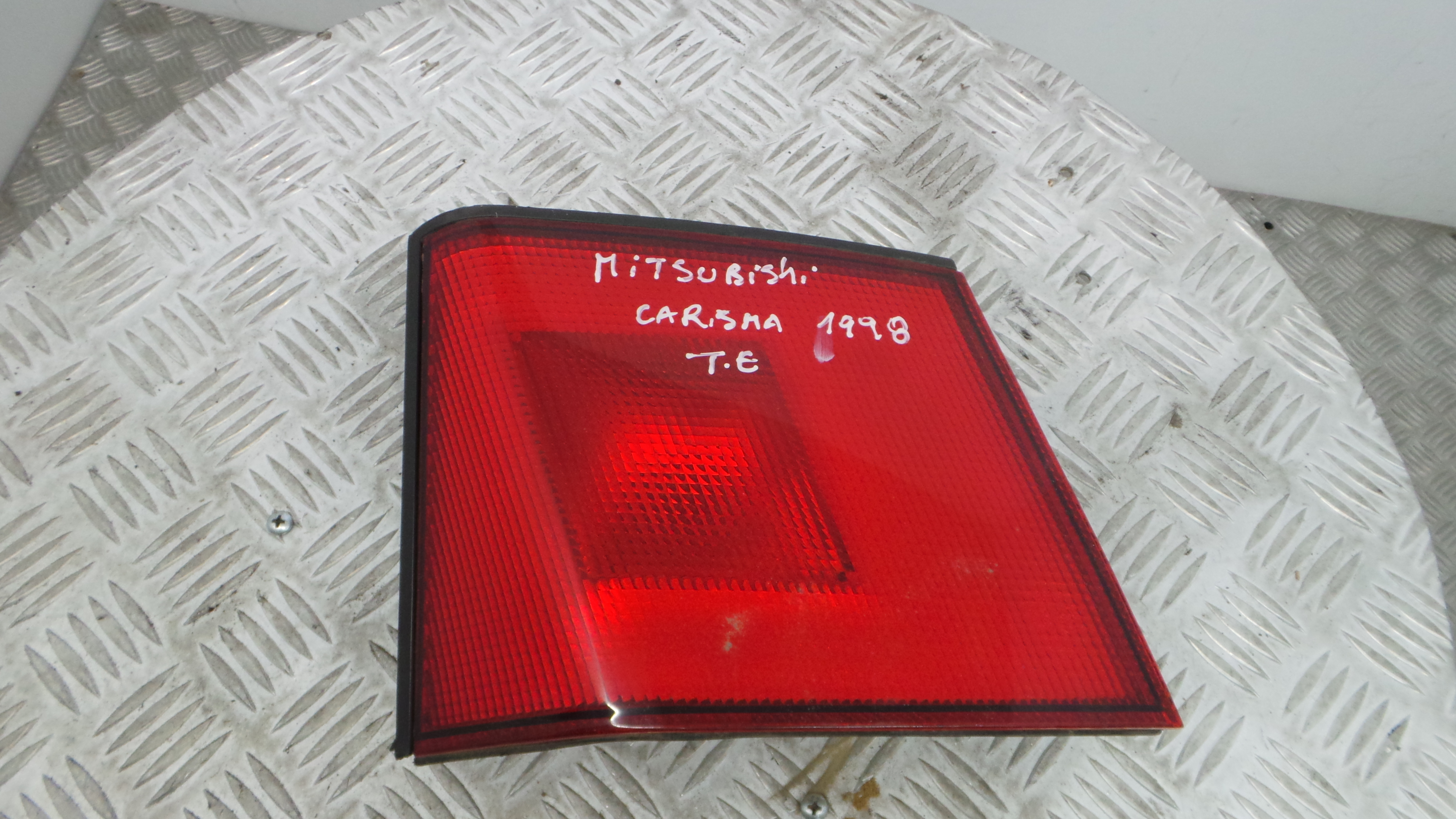 Farolim Stop Esq MB9521 - MITSUBISHI CARISMA (DA_)-33196615