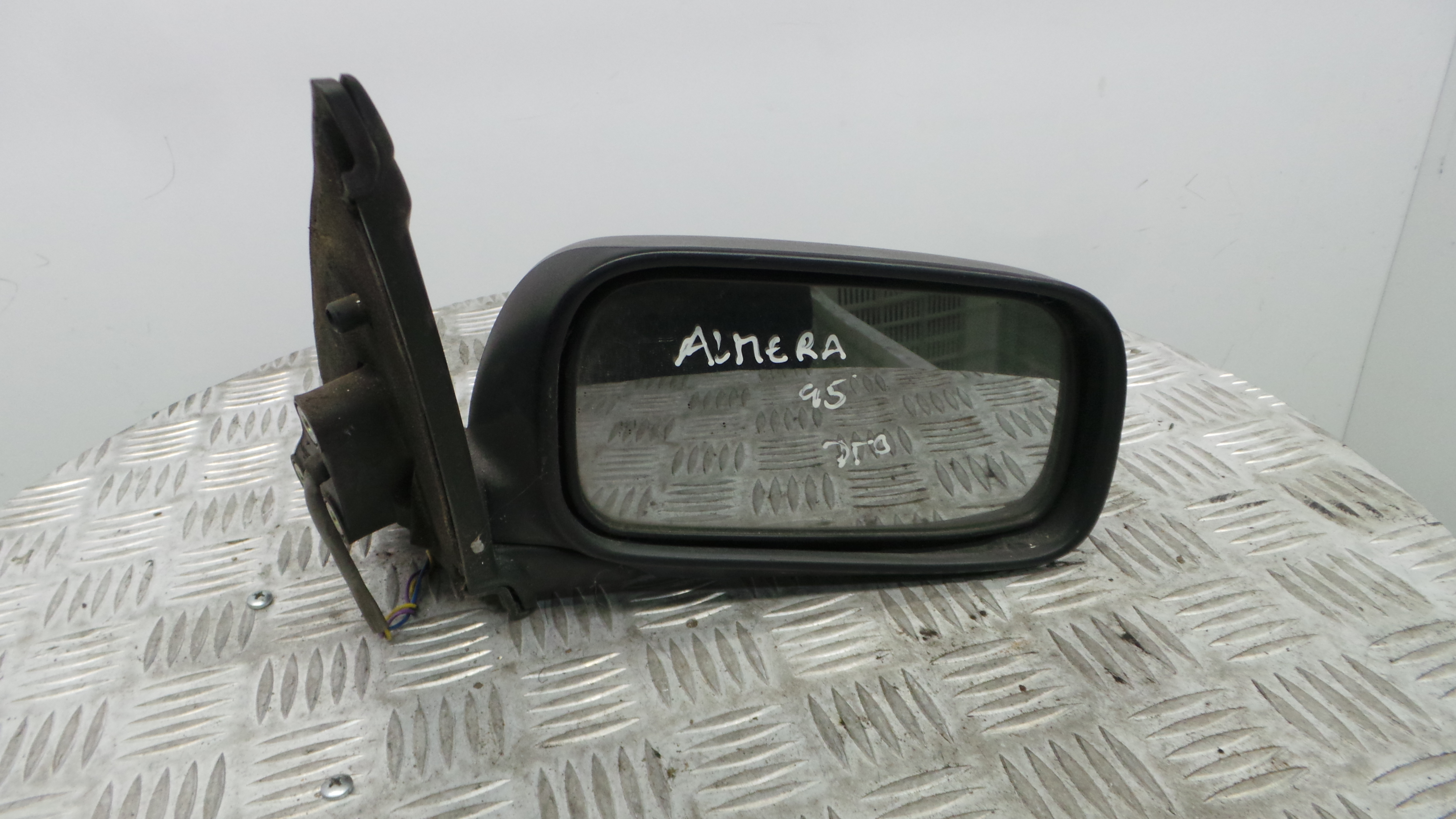 Espelho Retrovisor Dto 963011N200 - NISSAN ALMERA I (N15)-33197019 Espelho Retrovisor Dto 963011N200 - NISSAN ALMERA I (N15)-33197019
