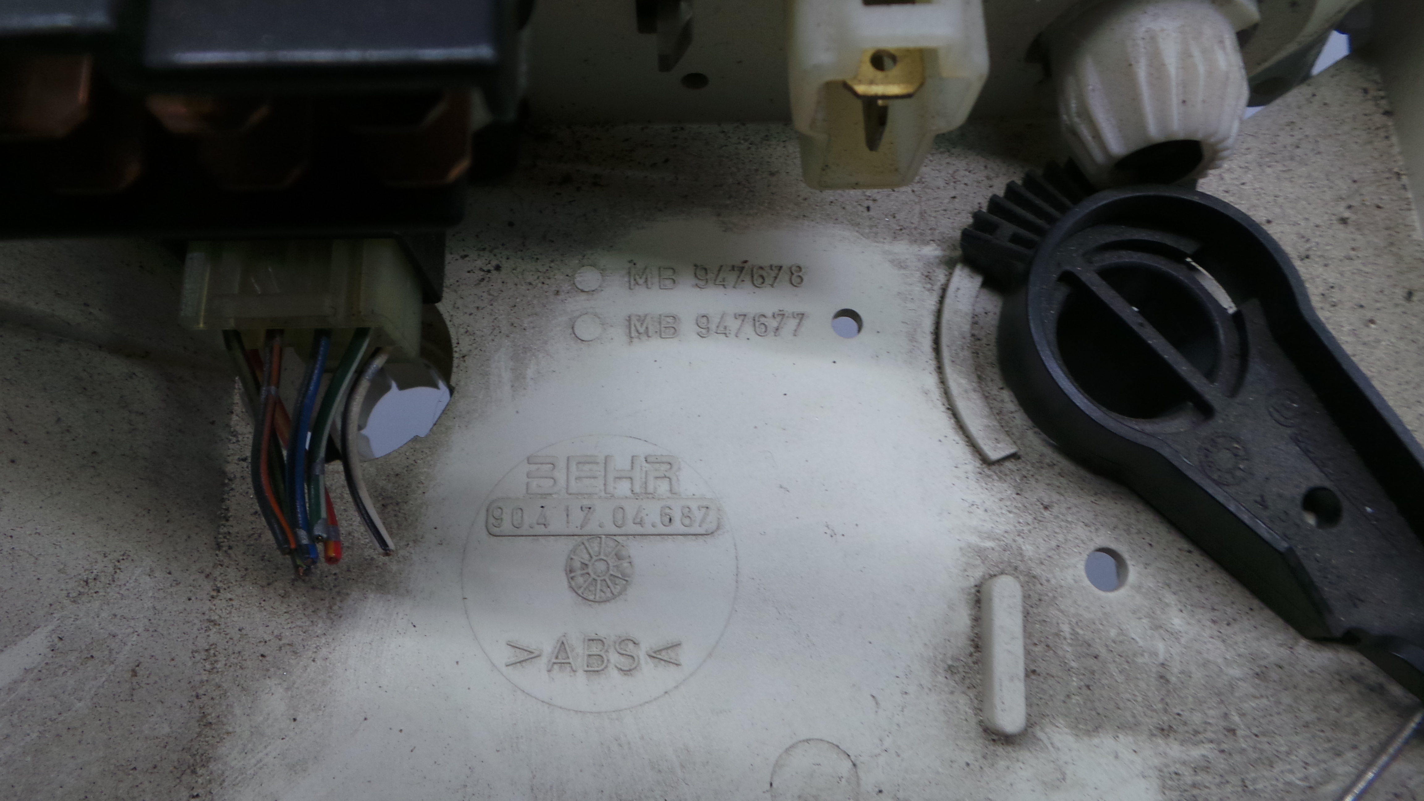 Comando da Sofagem / Climatronic MB947678 - MITSUBISHI CARISMA (DA_)-33197380