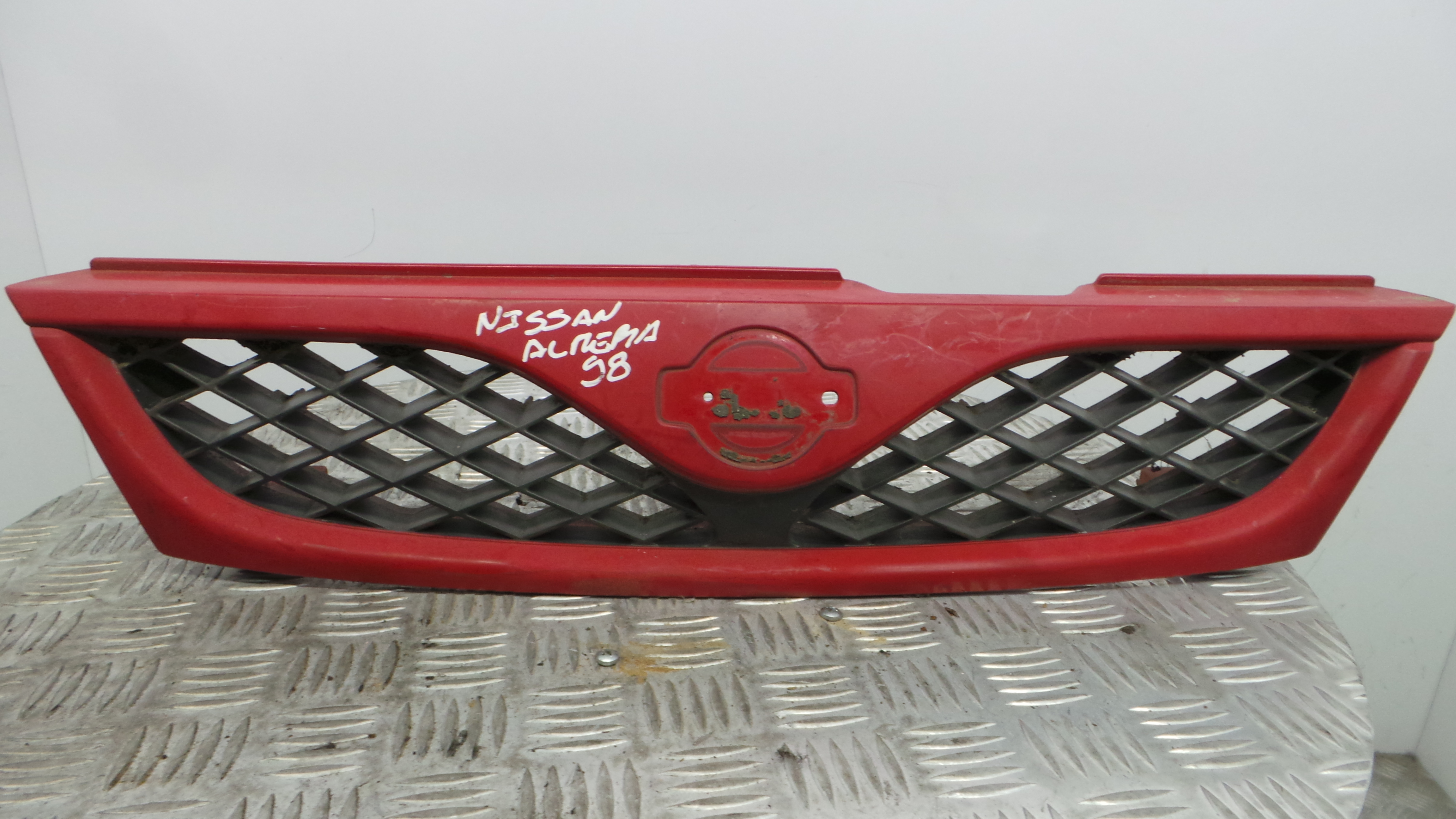Grelha da Frente 62310-2N41G - NISSAN ALMERA I (N15)-33197408