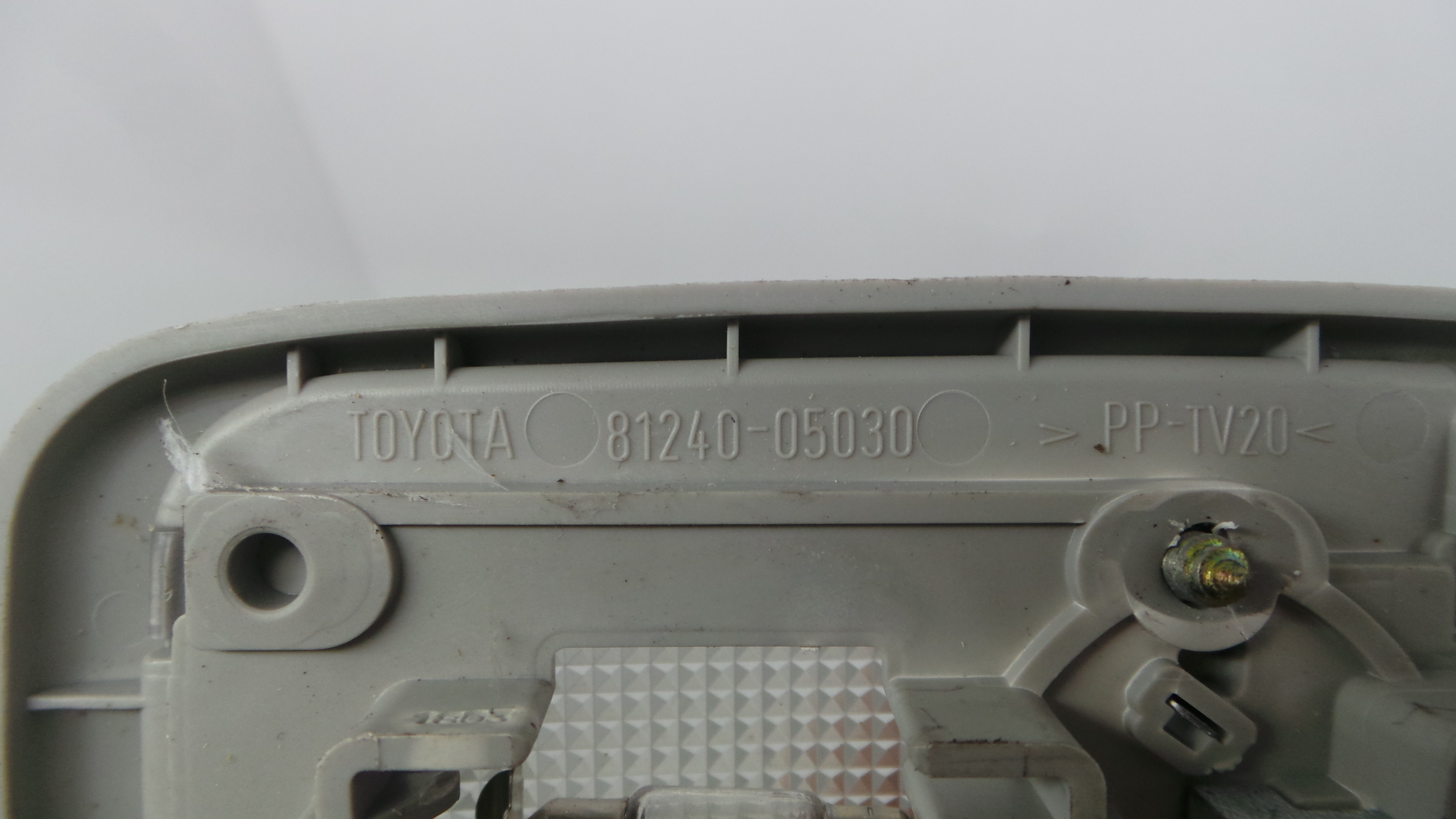 Plafonier Teto 81240-05030 - TOYOTA YARIS (_P9_), YARIS/VITZ (_P9_)-33197458