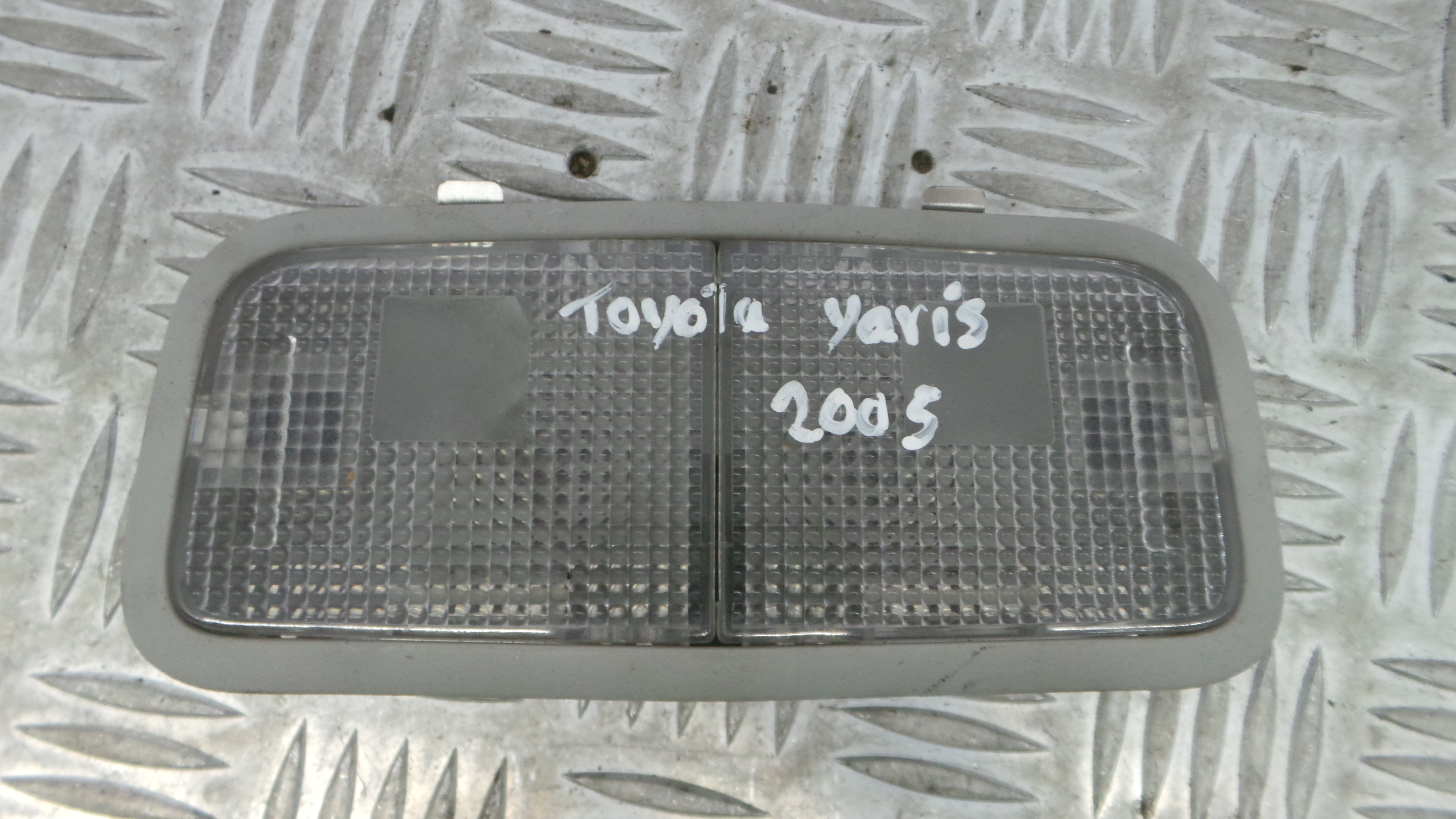 Plafonier Teto 81260-0D010 - TOYOTA YARIS (_P9_), YARIS/VITZ (_P9_)-33197461