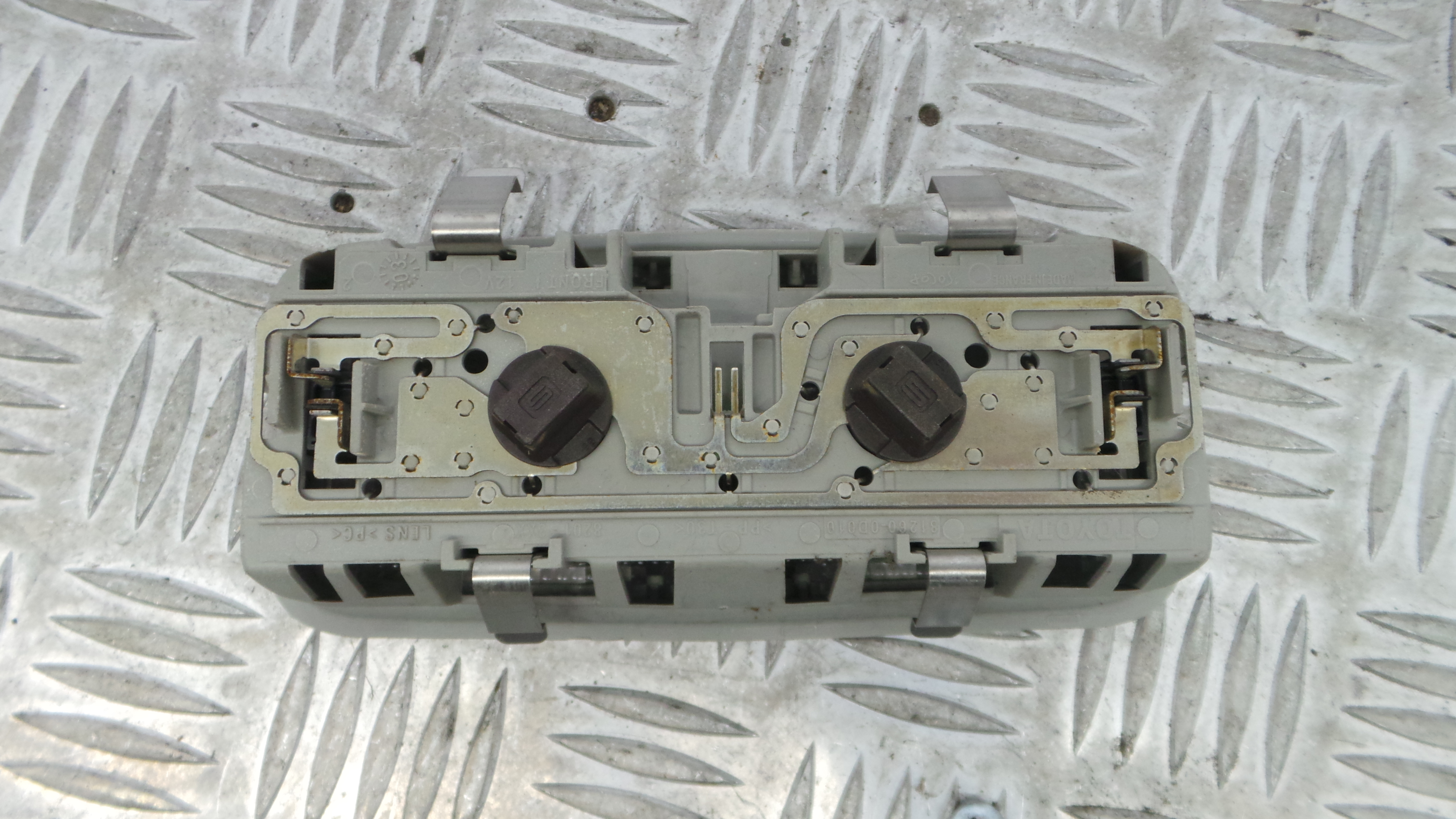 Plafonier Teto 81260-0D010 - TOYOTA YARIS (_P9_), YARIS/VITZ (_P9_)-33197461