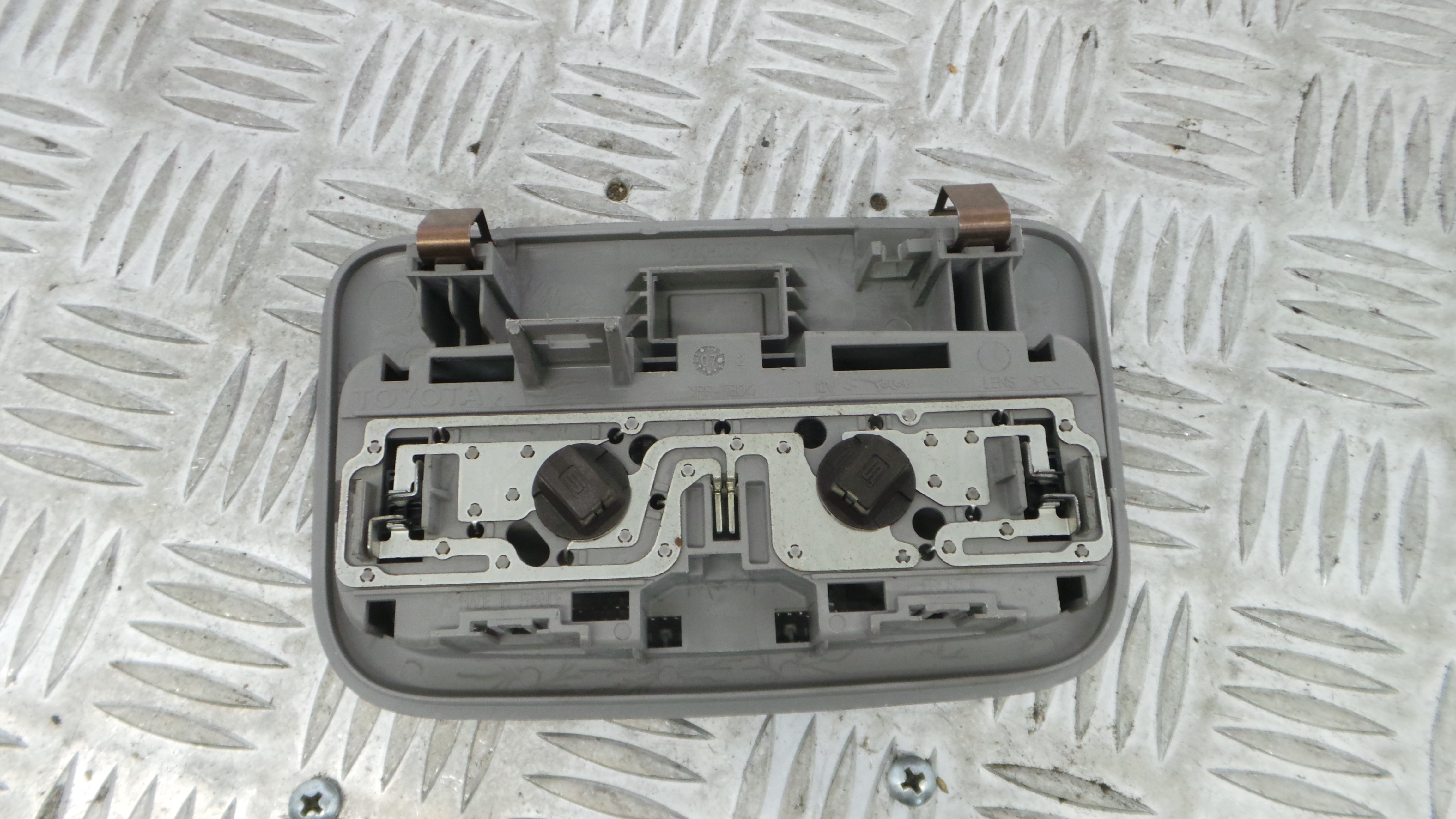 Plafonier Teto 81260-0D030 - TOYOTA YARIS (_P9_), YARIS/VITZ (_P9_)-33197510