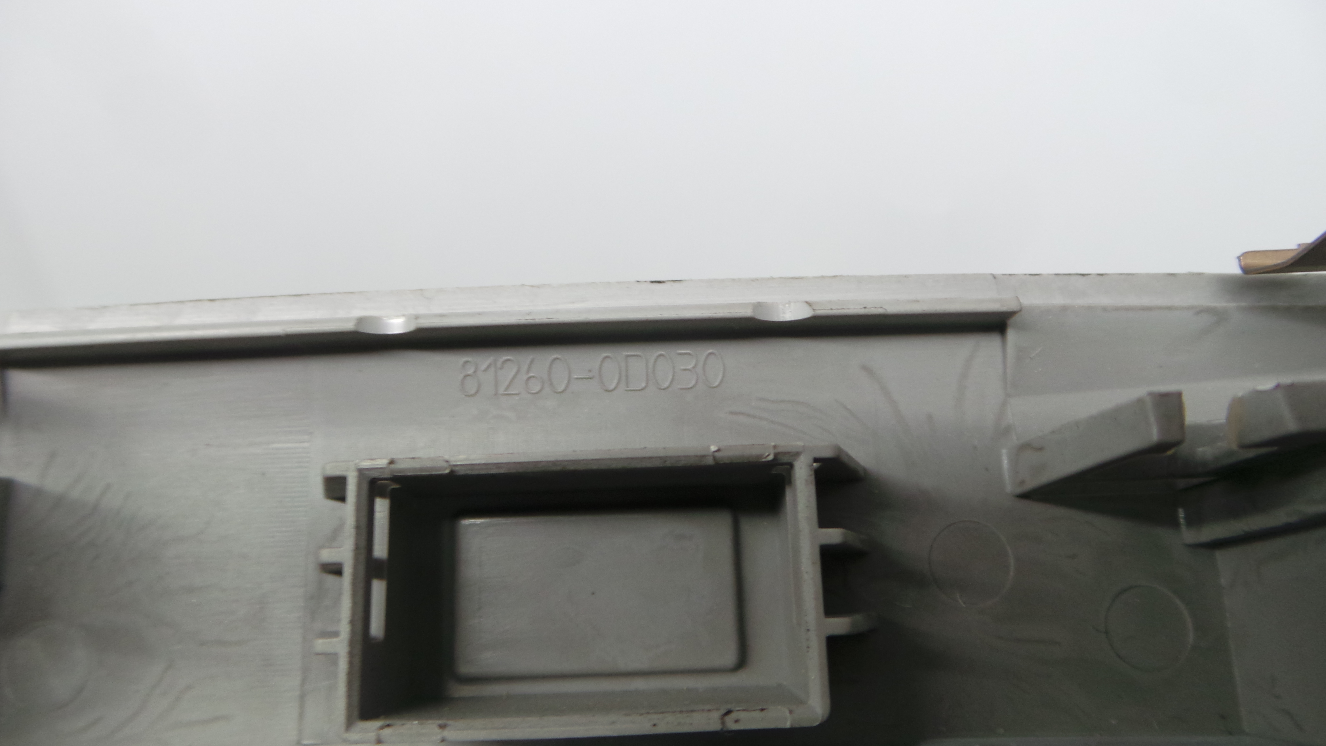 Plafonier Teto 81260-0D030 - TOYOTA YARIS (_P9_), YARIS/VITZ (_P9_)-33197510