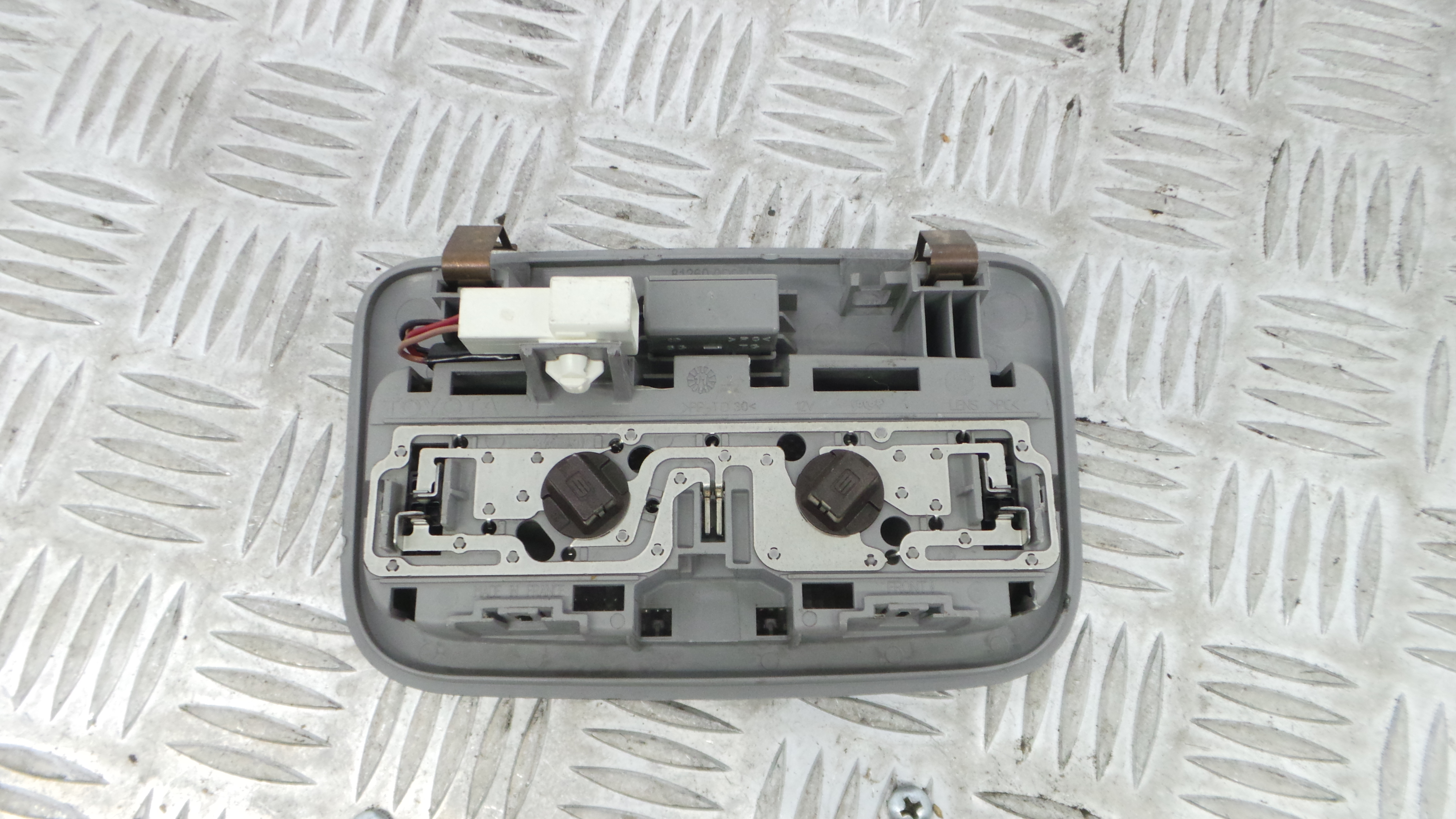 Plafonier Teto 81260-0D050 - TOYOTA YARIS (_P13_), YARIS/VITZ (_P13_)-33197513