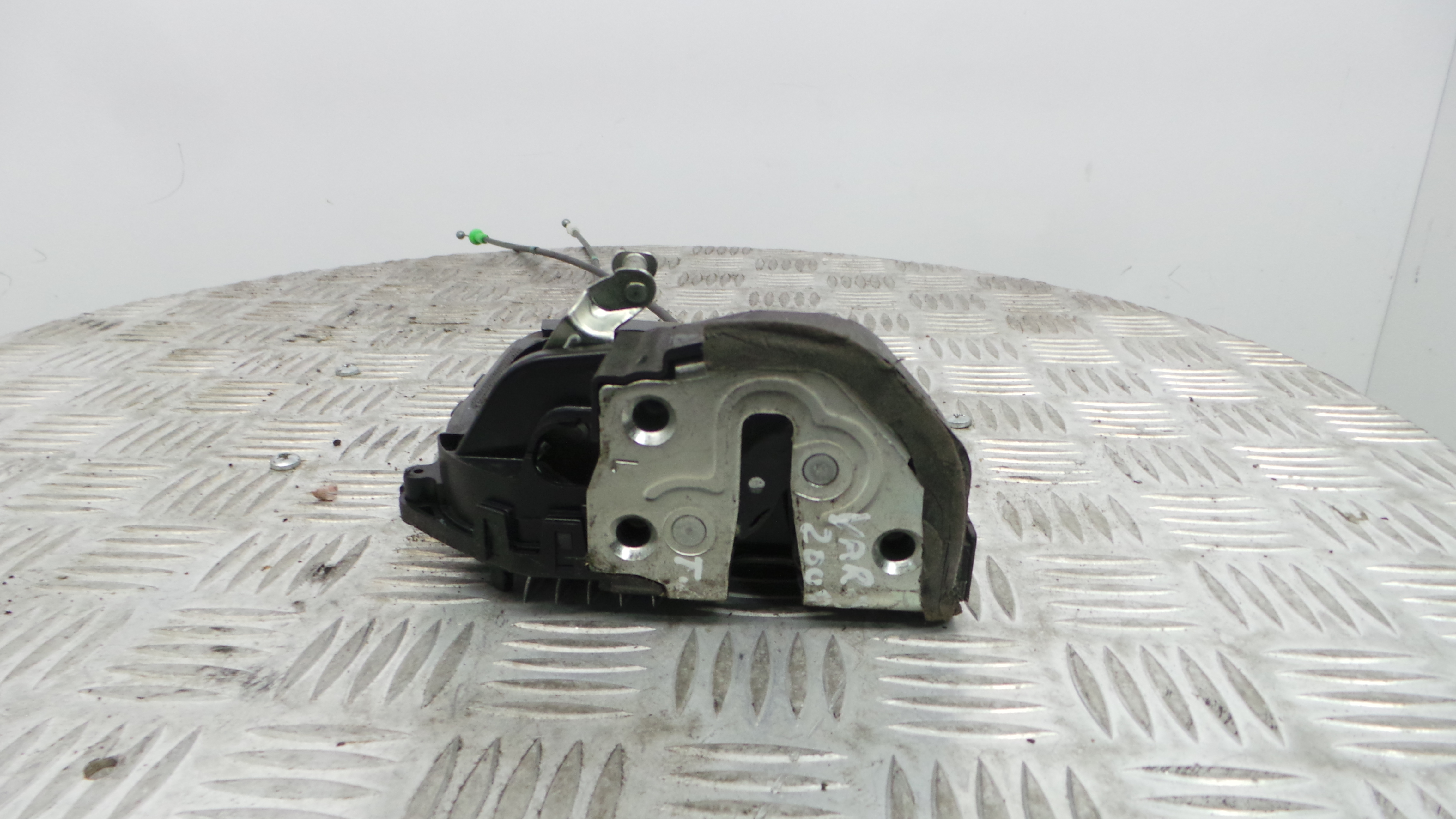 Fecho da Porta Trás Esq 690600D060 - TOYOTA YARIS (_P9_), YARIS/VITZ (_P9_)-33197677 Fecho da Porta Trás Esq 690600D060 - TOYOTA YARIS (_P9_), YARIS/VITZ (_P9_)-33197677