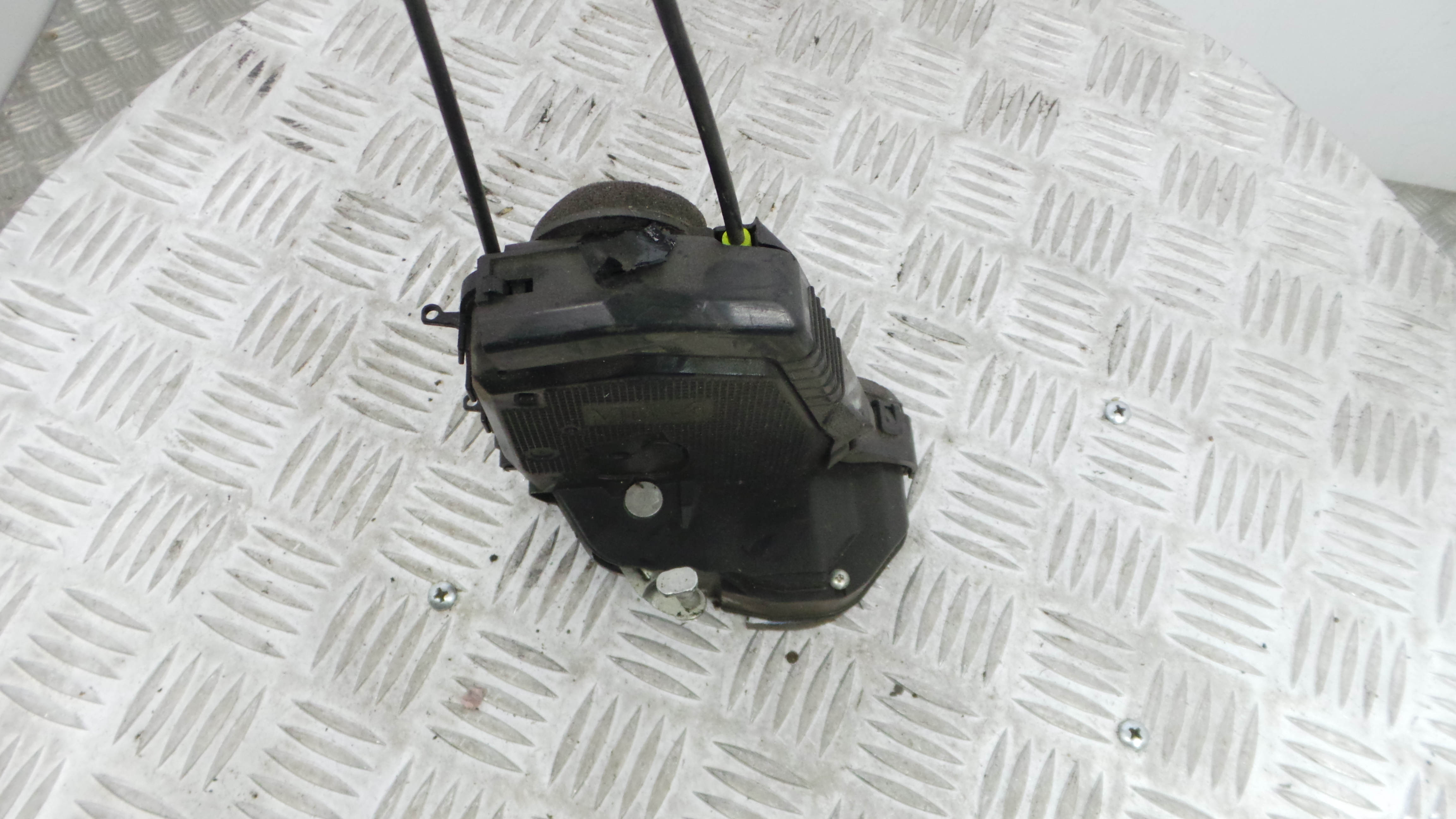 Fecho da Porta Trás Esq 690600D060 - TOYOTA YARIS (_P9_), YARIS/VITZ (_P9_)-33197677