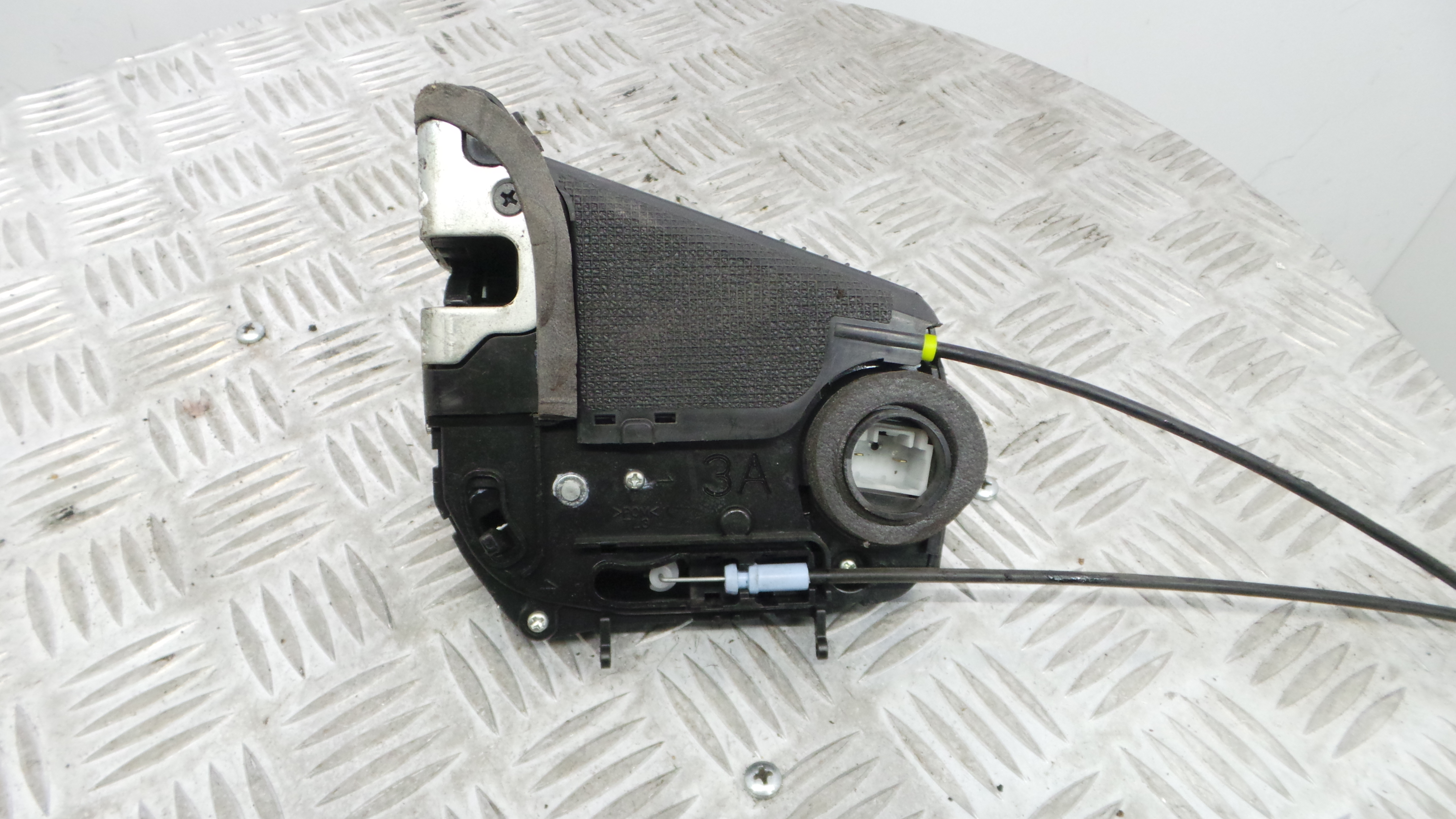 Fecho da Porta Trás Esq 690600D060 - TOYOTA YARIS (_P9_), YARIS/VITZ (_P9_)-33197677