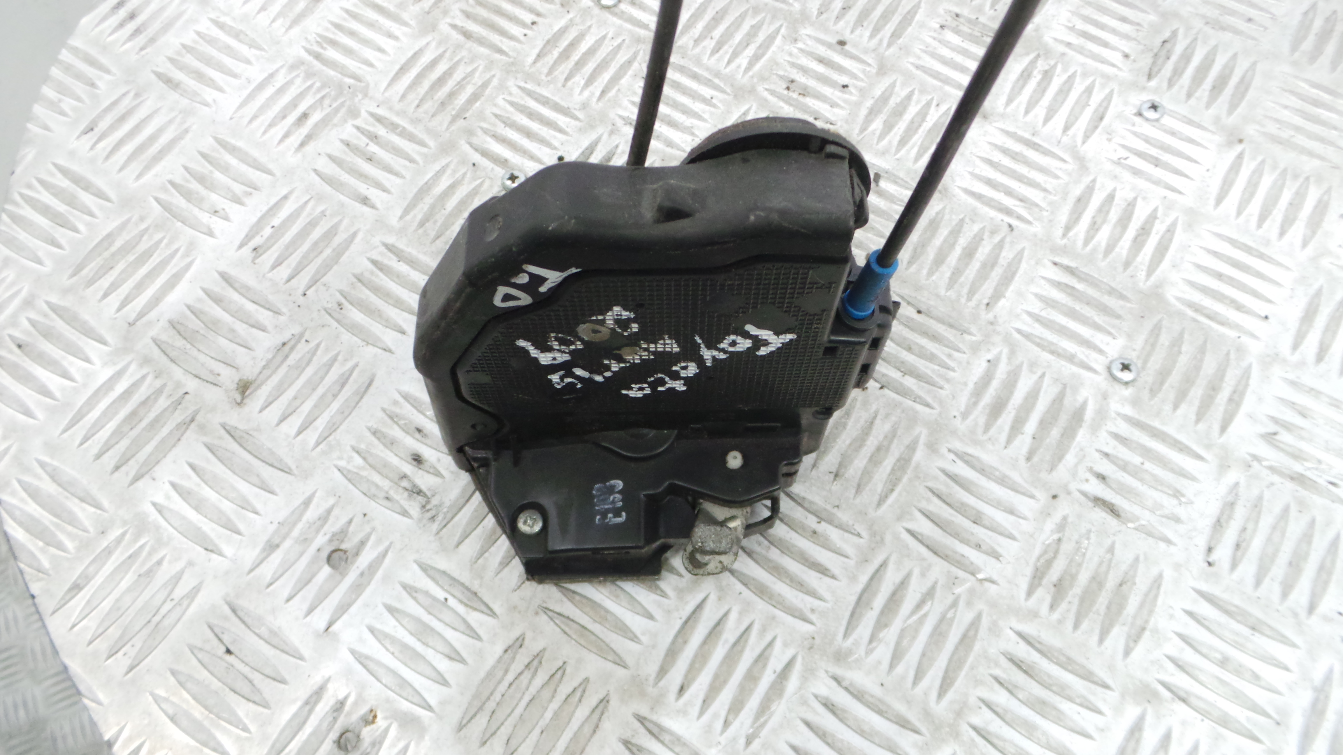 Fecho da Porta Trás Dto 6905002180 - TOYOTA AURIS (_E15_), COROLLA (_E15_)-33197689