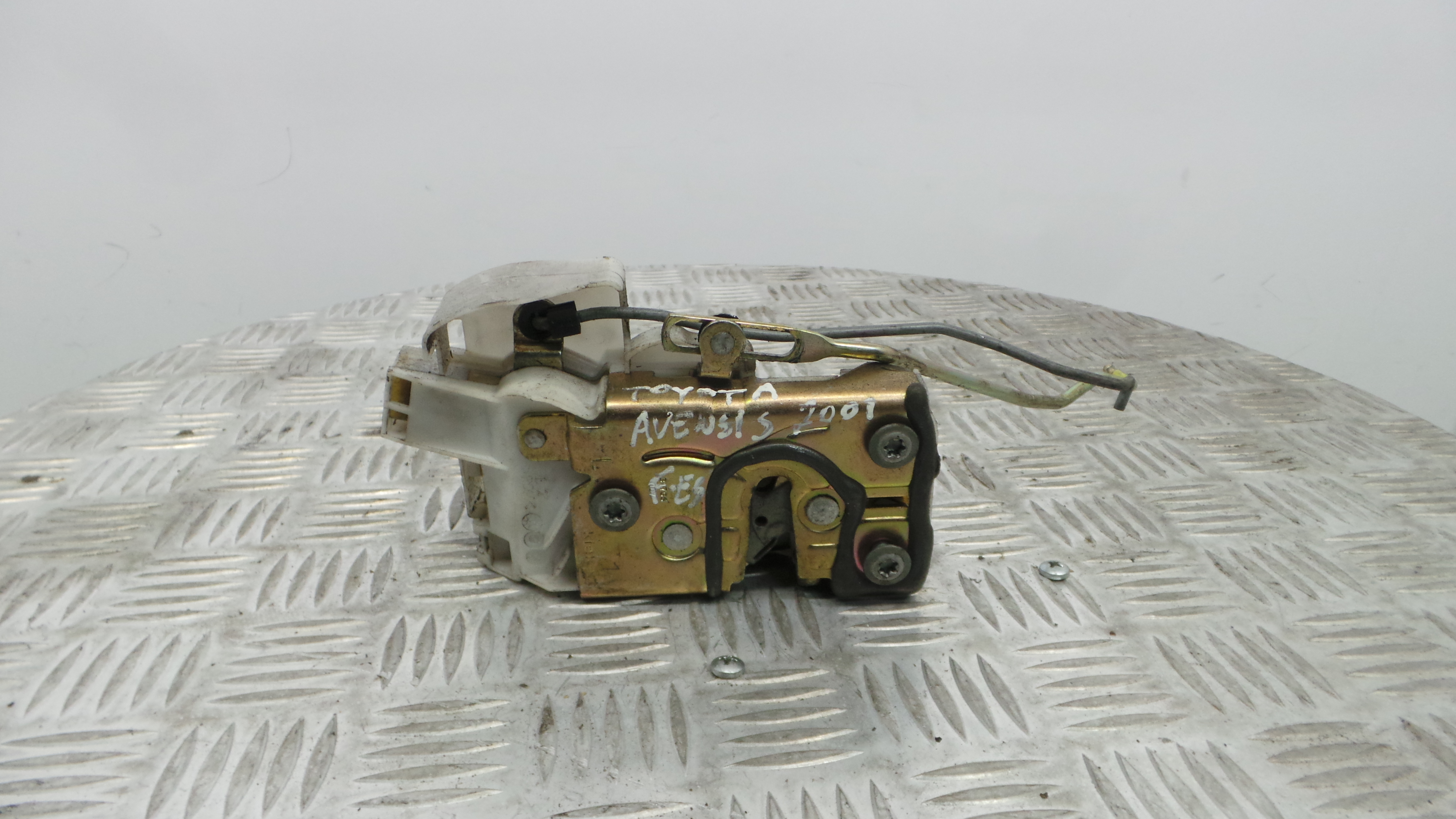 Fecho da Porta Frente Esq 6904005081 - TOYOTA AVENSIS (_T22_)-33197708 Fecho da Porta Frente Esq 6904005081 - TOYOTA AVENSIS (_T22_)-33197708