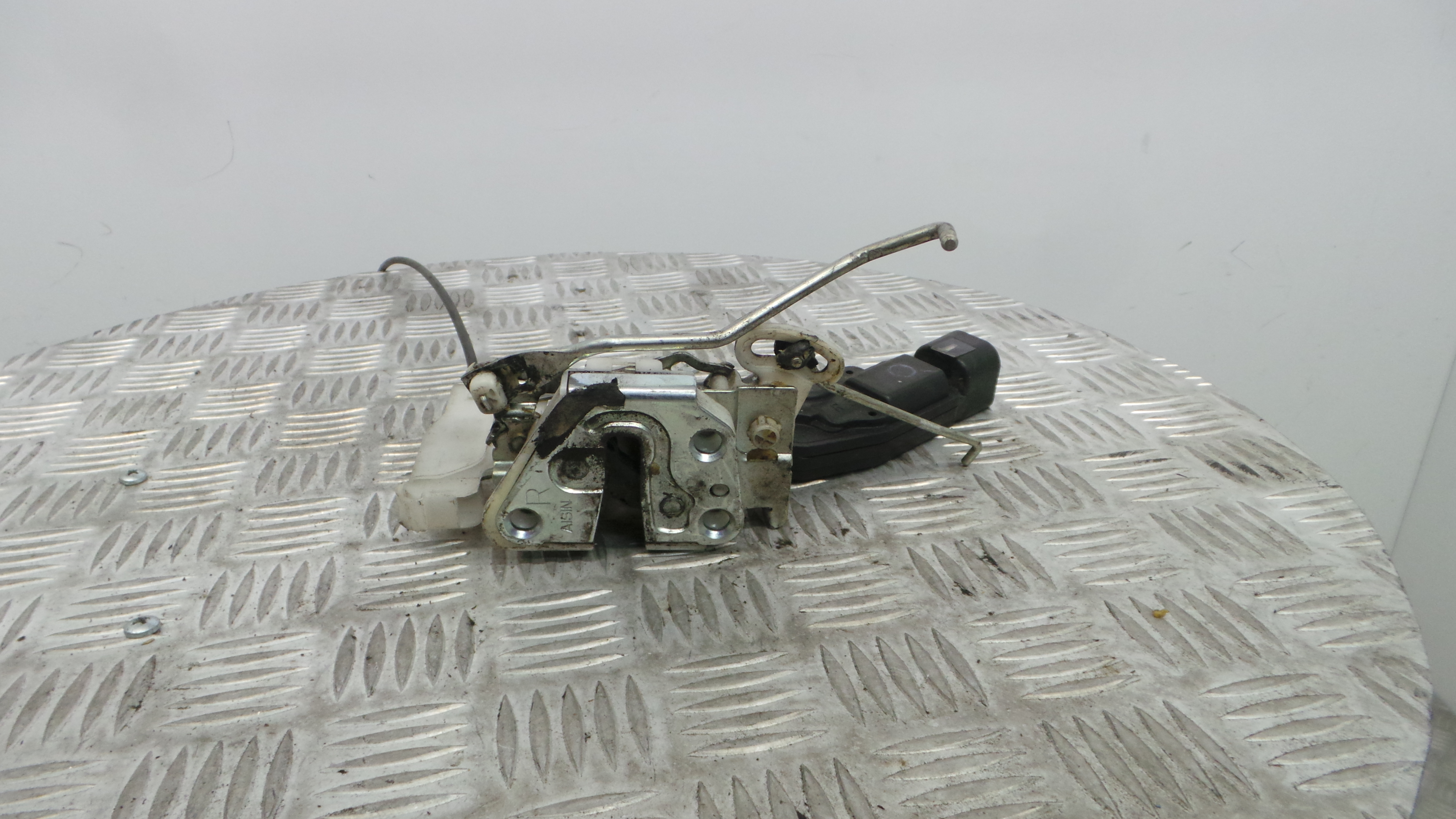 Fecho da Porta Frente Dto 690300H020 - TOYOTA AYGO (_B1_)-33197745 Fecho da Porta Frente Dto 690300H020 - TOYOTA AYGO (_B1_)-33197745