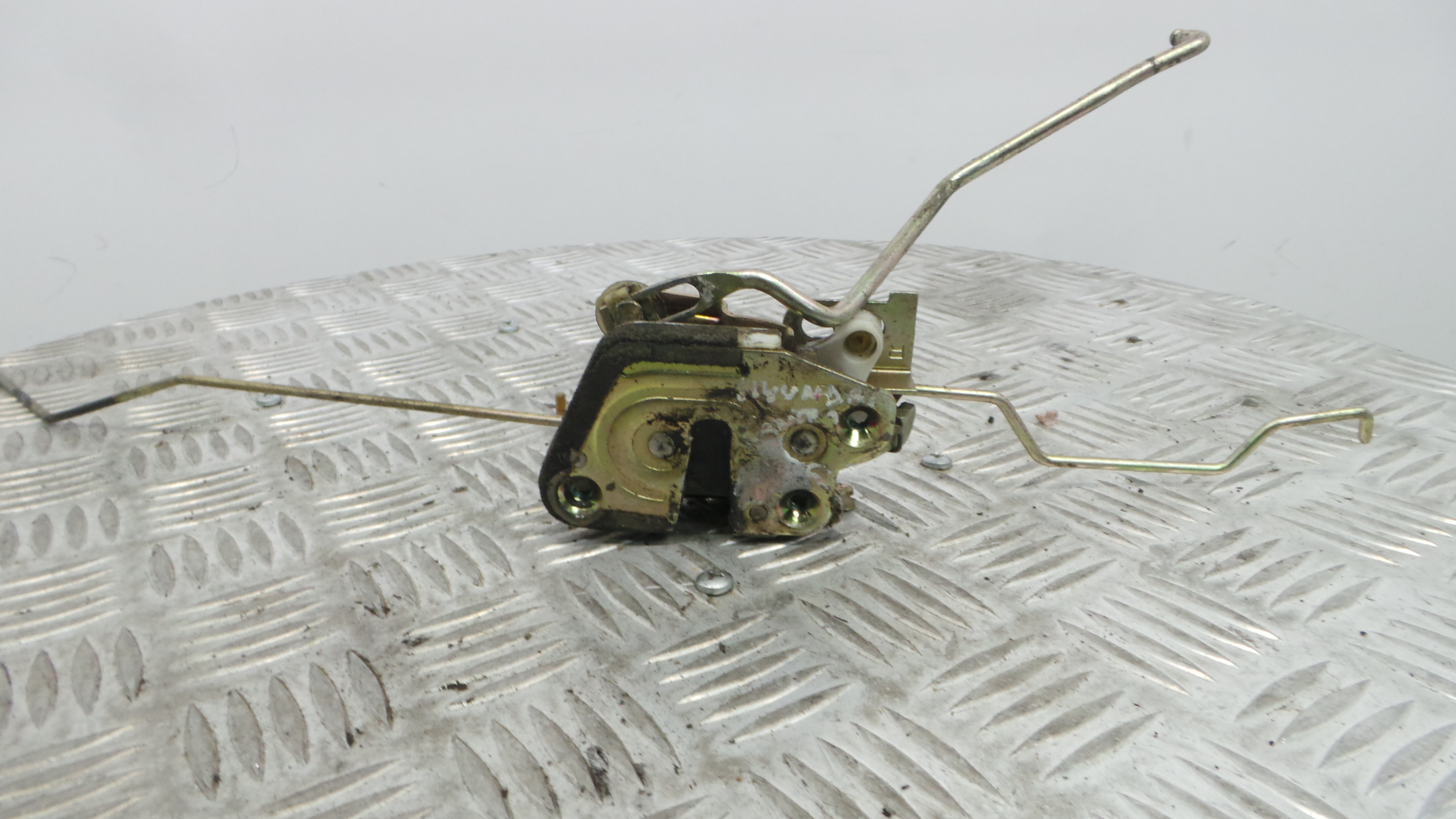 Fecho da Porta Trás Esq - HYUNDAI ELANTRA II (J-2), LANTRA II (J-2), LANTRA Mk II (J-2)-33197755 Fecho da Porta Trás Esq - HYUNDAI ELANTRA II (J-2), LANTRA II (J-2), LANTRA Mk II (J-2)-33197755