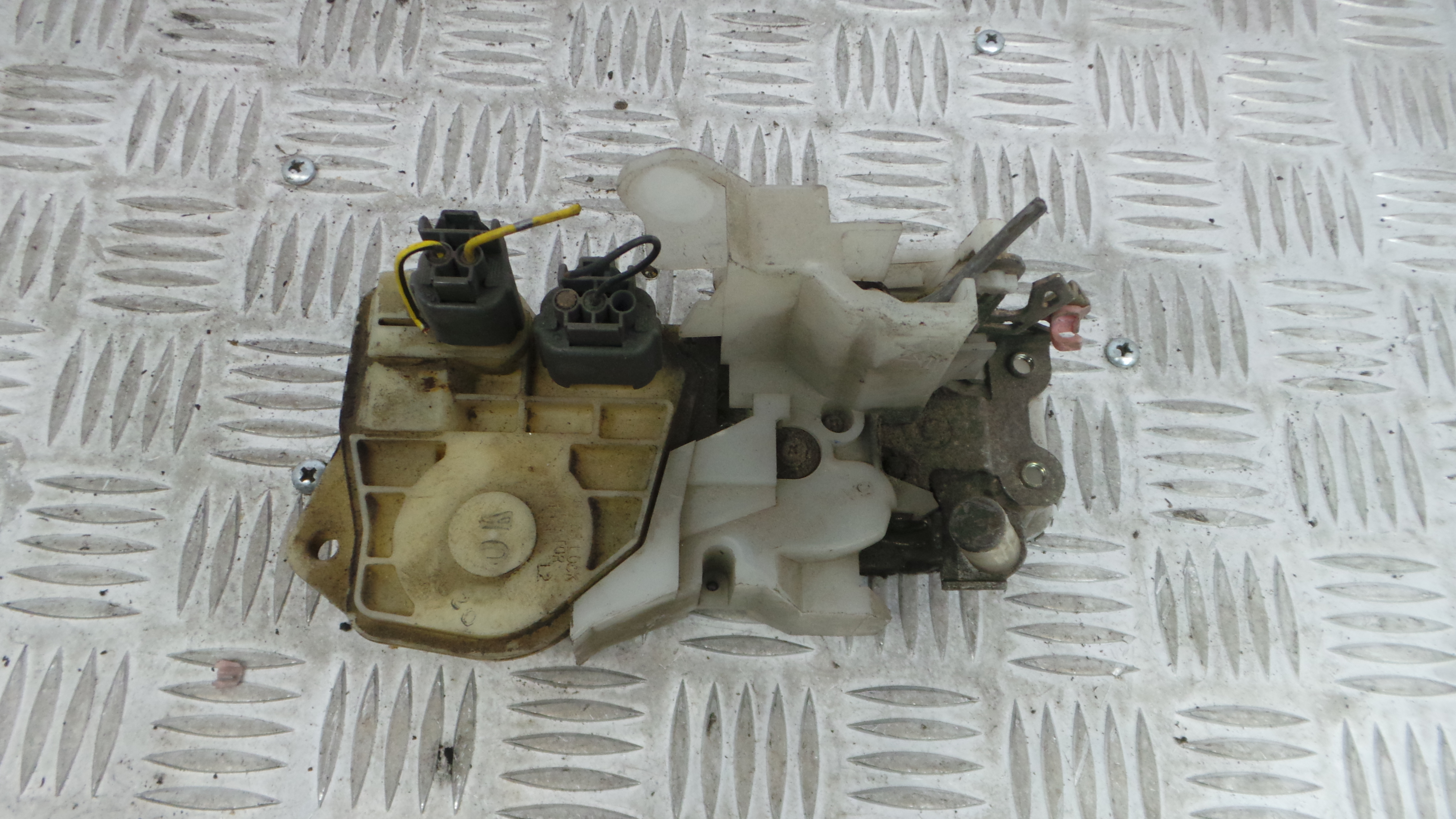 Fecho da Porta Trás Esq 72650S6AQ02 - HONDA CIVIC VII Hatchback (EU, EP, EV)-33197764