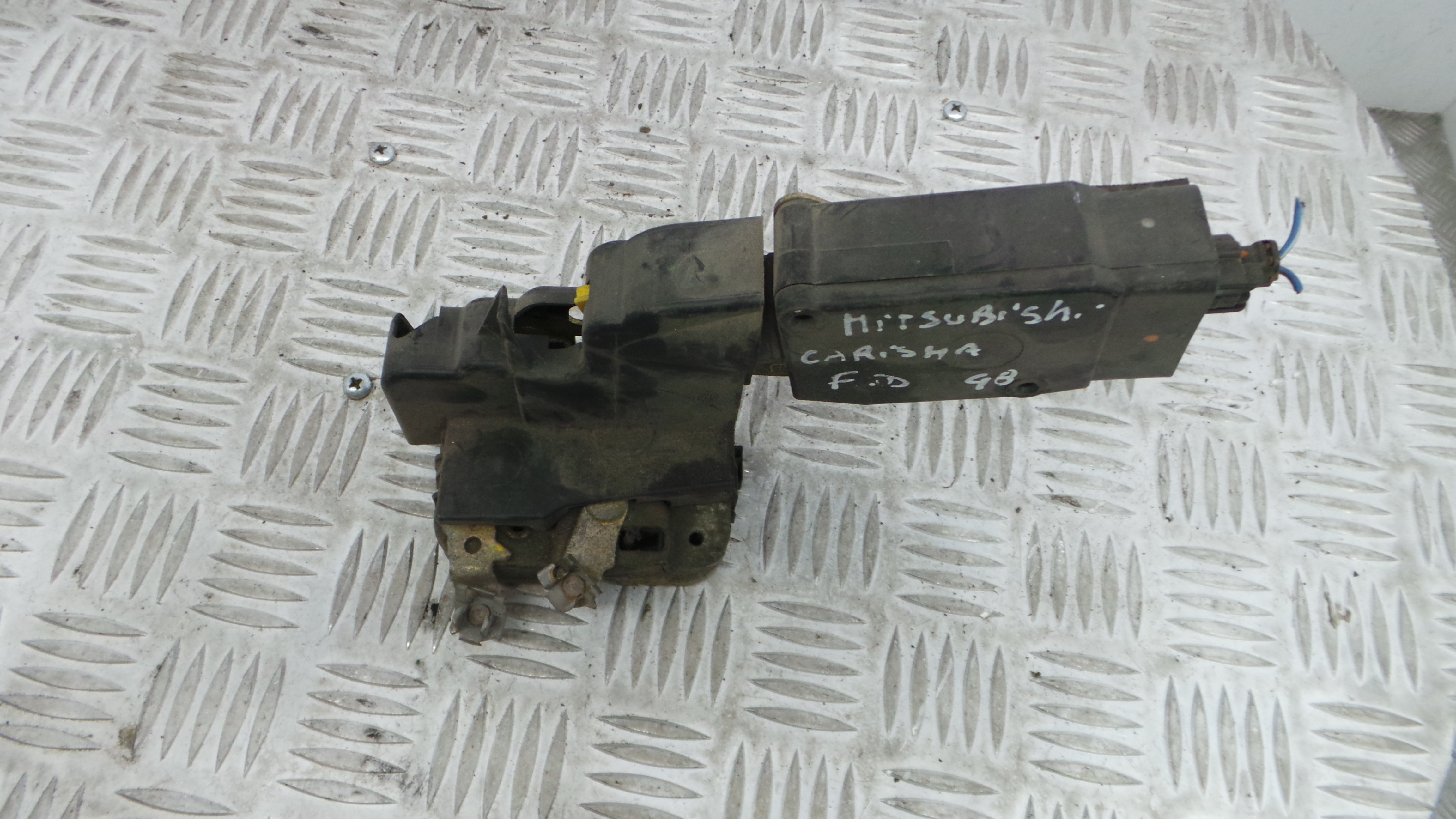 Fecho da Porta Frente Dto MR912016 - MITSUBISHI CARISMA (DA_)-33197770