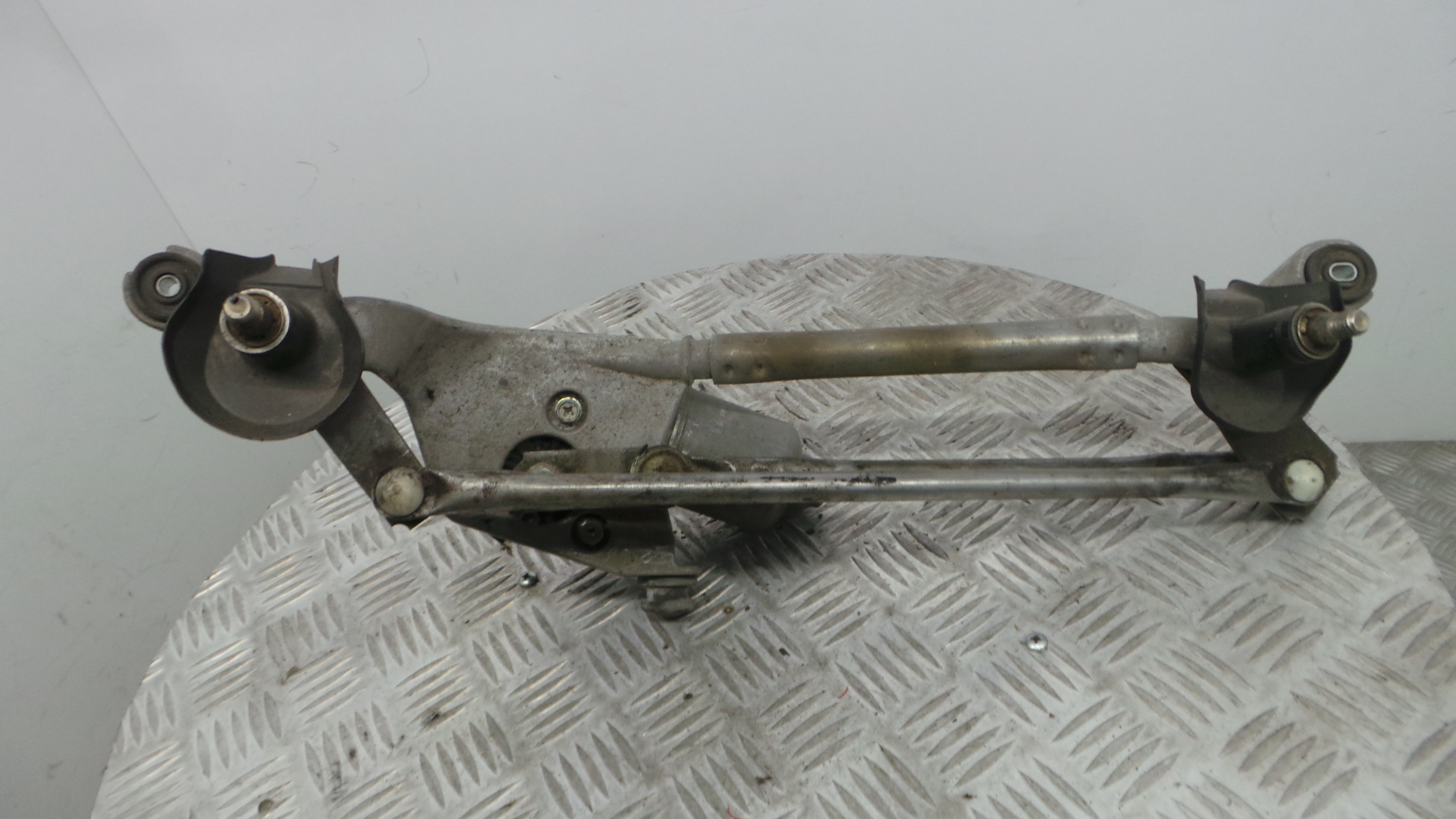 Motor Limpa Vidros Frente 85110-0D080 - TOYOTA YARIS (_P13_), YARIS/VITZ (_P13_)-33197785 Motor Limpa Vidros Frente 85110-0D080 - TOYOTA YARIS (_P13_), YARIS/VITZ (_P13_)-33197785