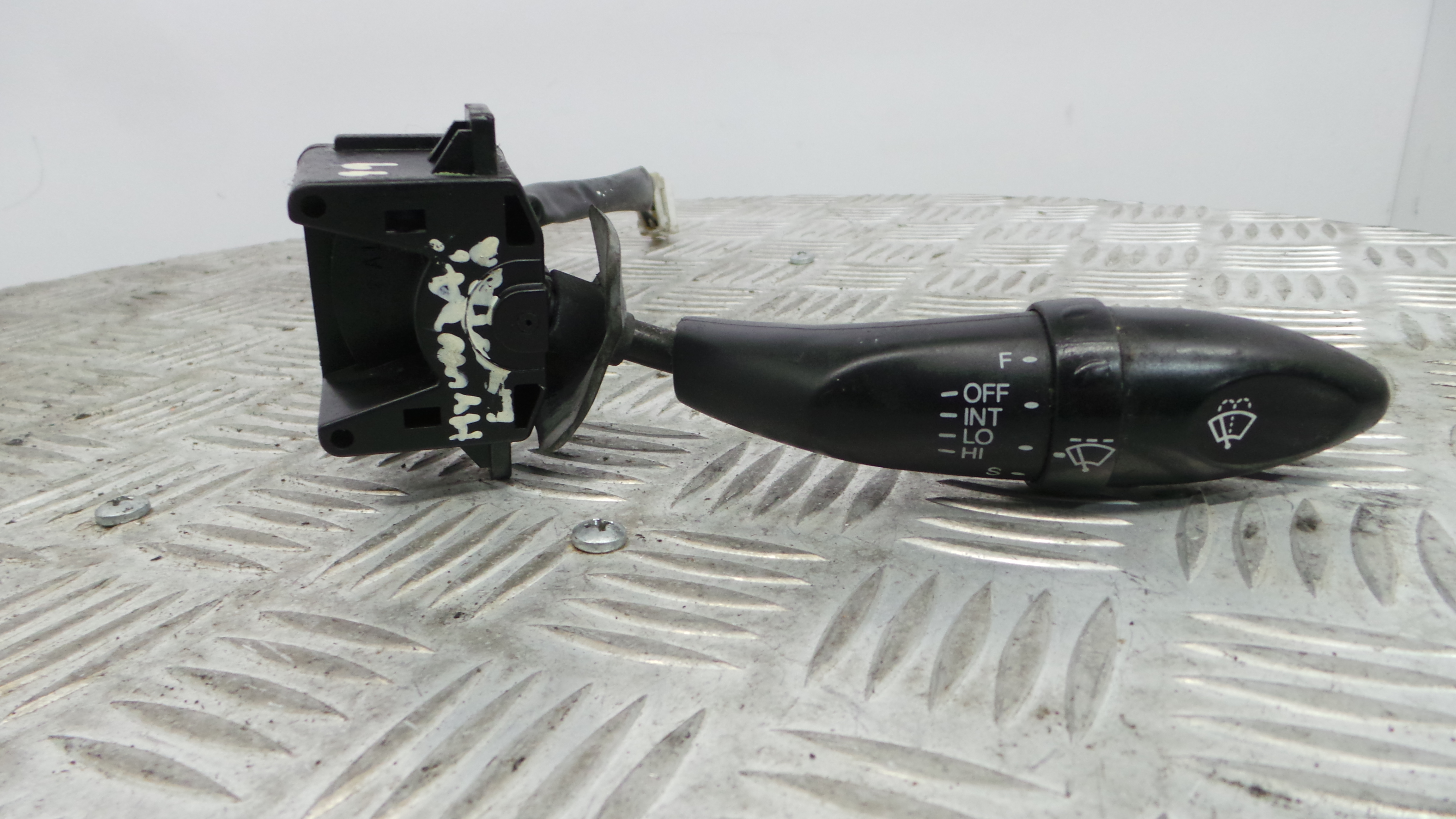 Comando de Limpa Para Brisas  - HYUNDAI ELANTRA II (J-2), LANTRA II (J-2), LANTRA Mk II (J-2)-33197934