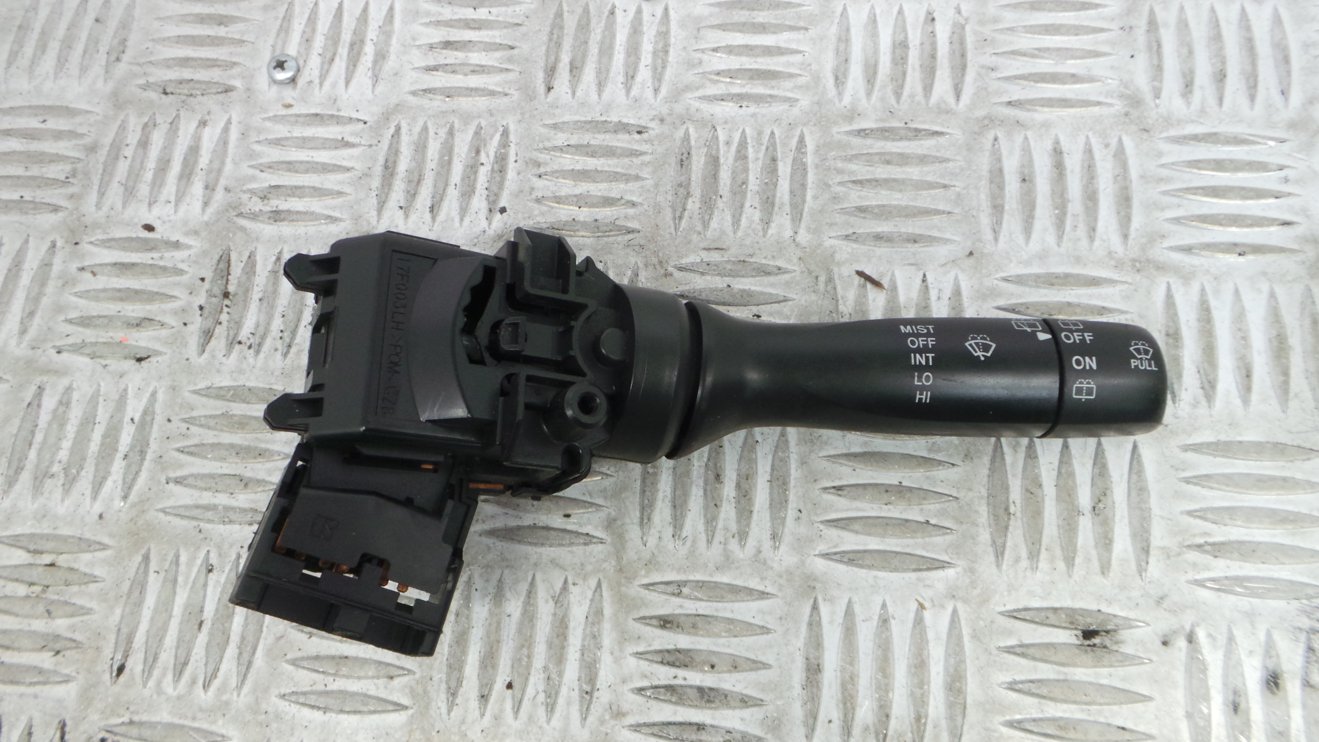 Comando de Limpa Para Brisas 846520H010 - TOYOTA AYGO (_B1_)-33197940 Comando de Limpa Para Brisas 846520H010 - TOYOTA AYGO (_B1_)-33197940