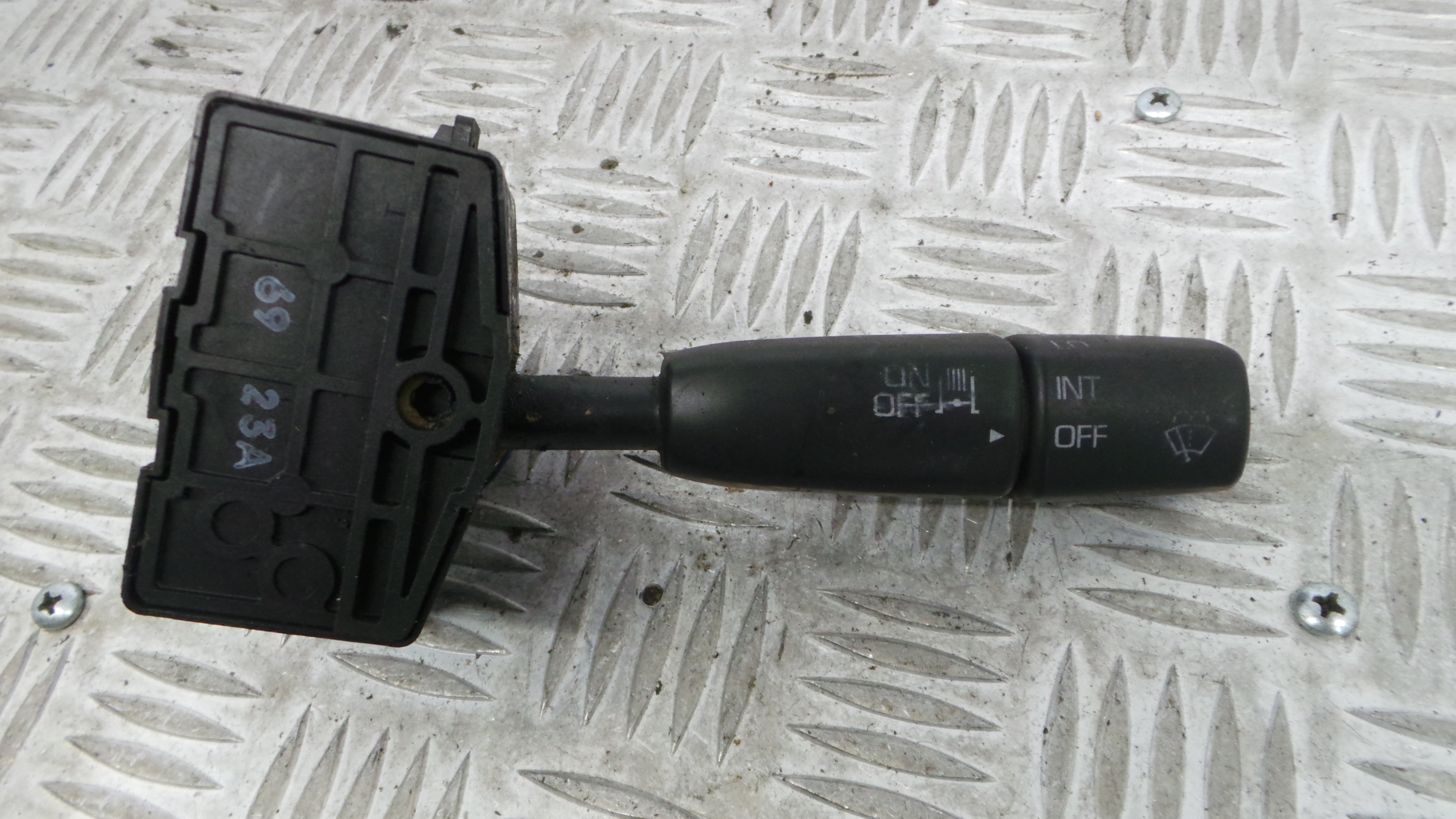 Comando de Limpa Para Brisas 6923A - MITSUBISHI Canter (FE5, FE6) VI-33197984