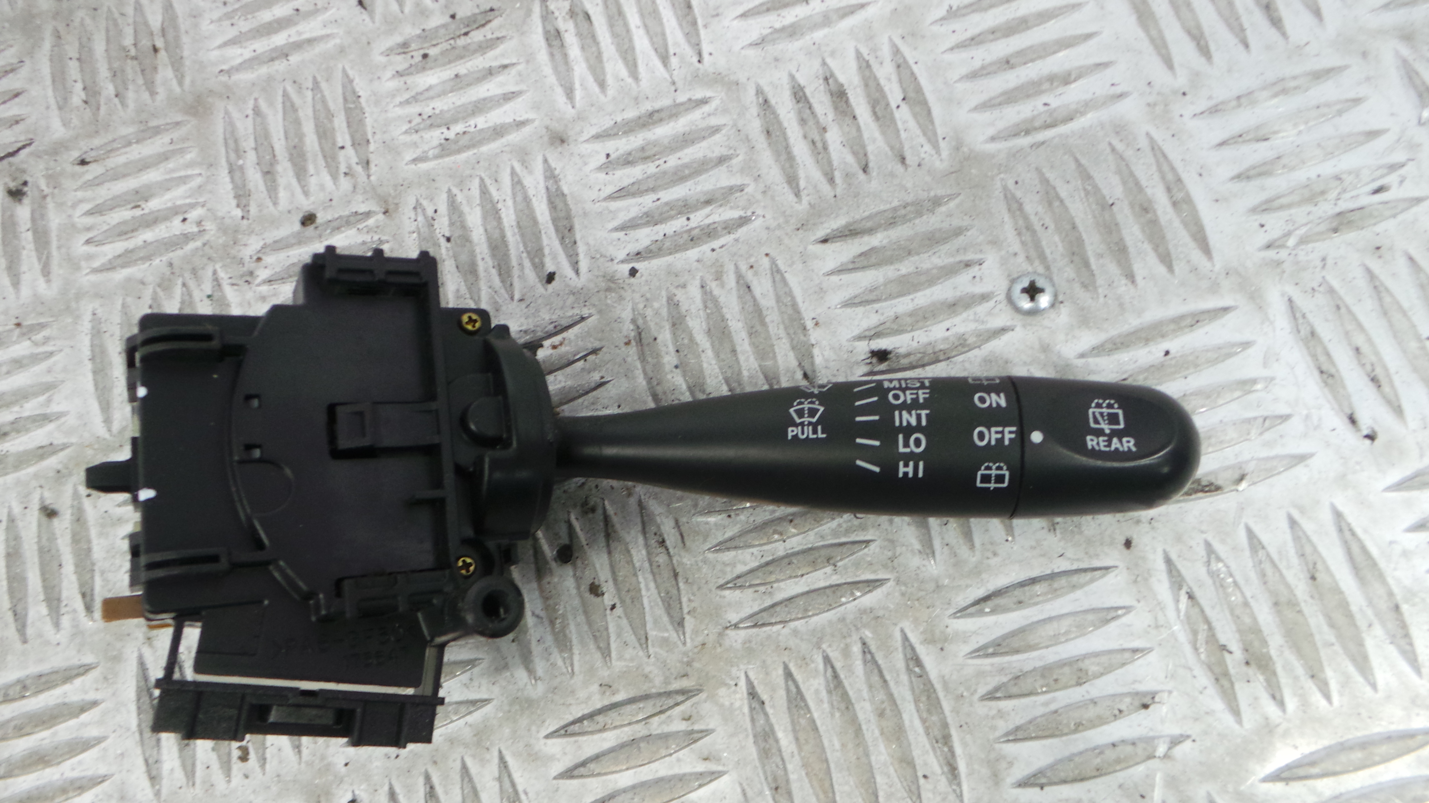 Comando de Limpa Para Brisas 846520D030 - TOYOTA YARIS (_P9_), YARIS/VITZ (_P9_)-33198102