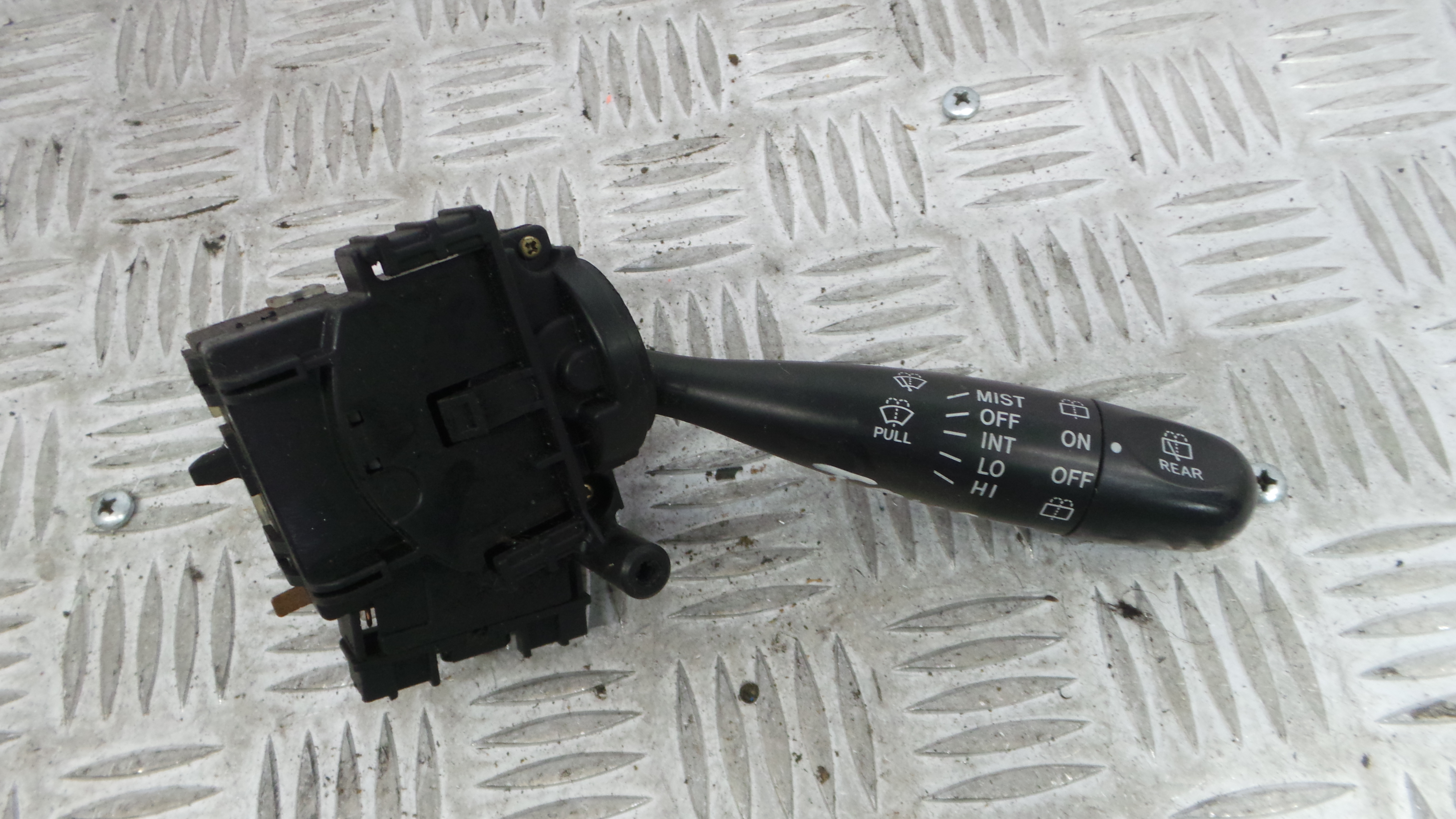 Comando de Limpa Para Brisas 846520D030 - TOYOTA YARIS VERSO (_P2_), YARIS VERSO / FUN CARGO (_P2_)-33198106