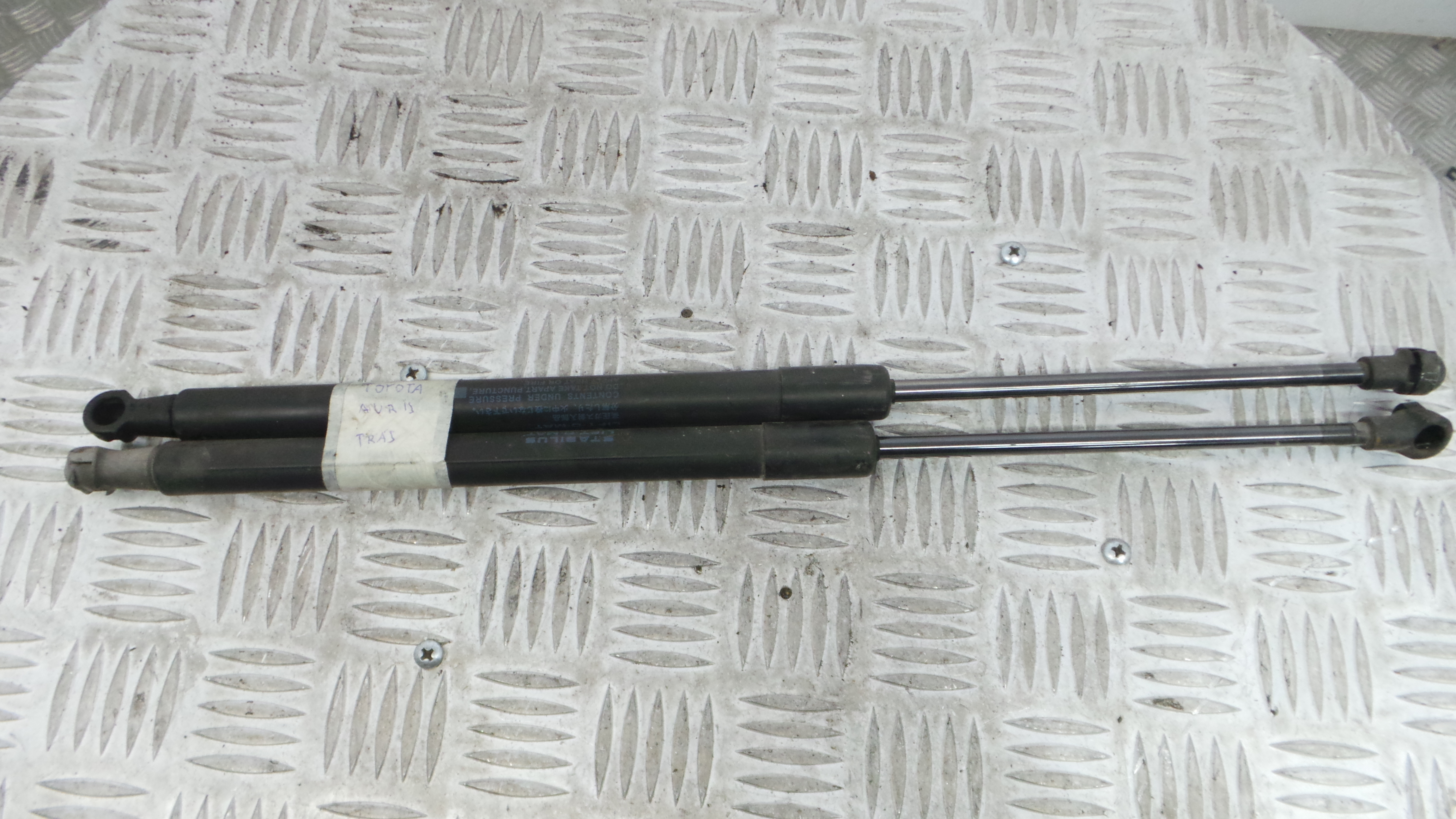 Amortecedor da Mala 68960-02081 - TOYOTA AURIS (_E15_), COROLLA (_E15_)-33198158