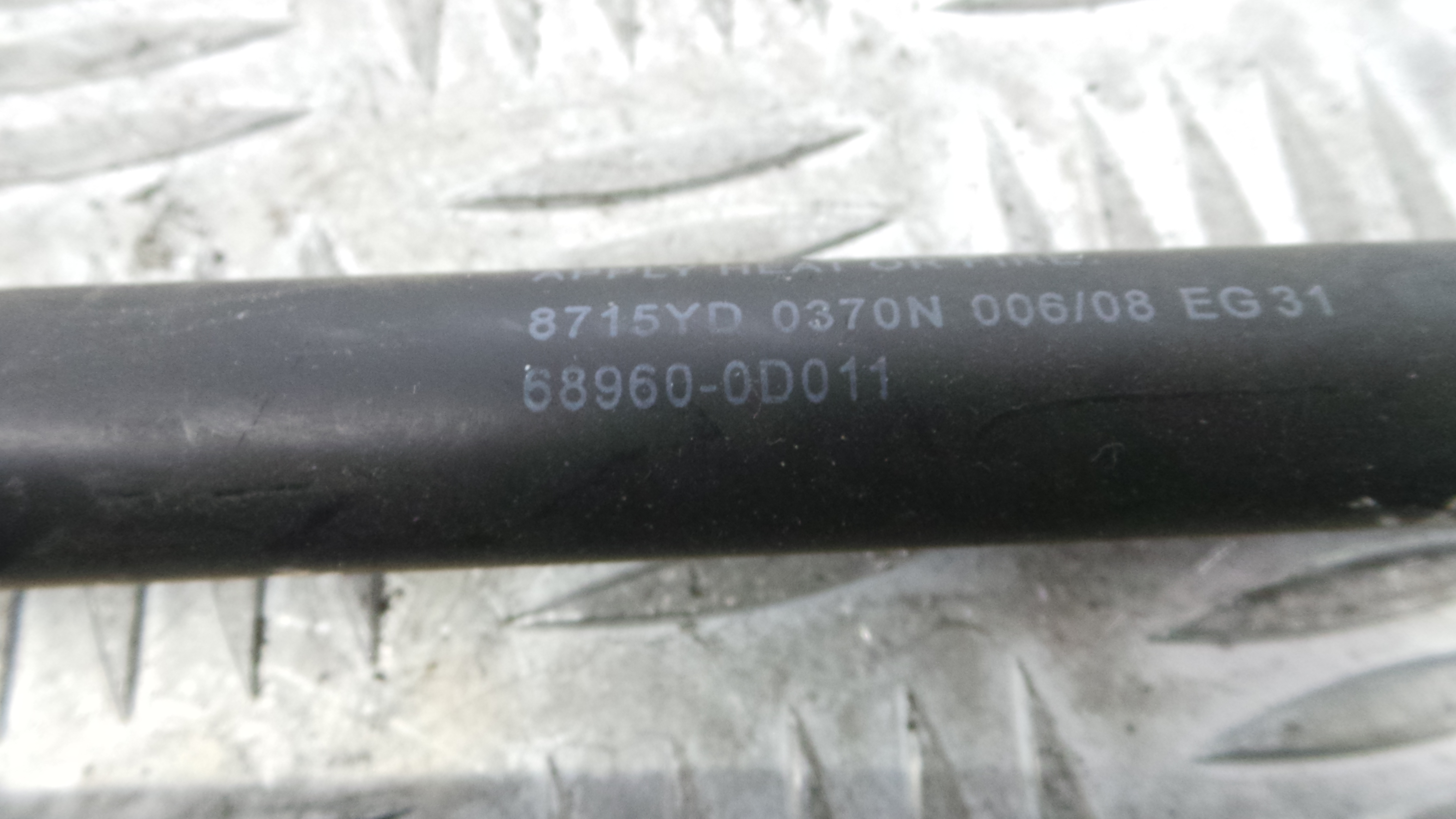 Amortecedor da Mala 68960-0D011 - TOYOTA YARIS (_P9_), YARIS/VITZ (_P9_)-33198174