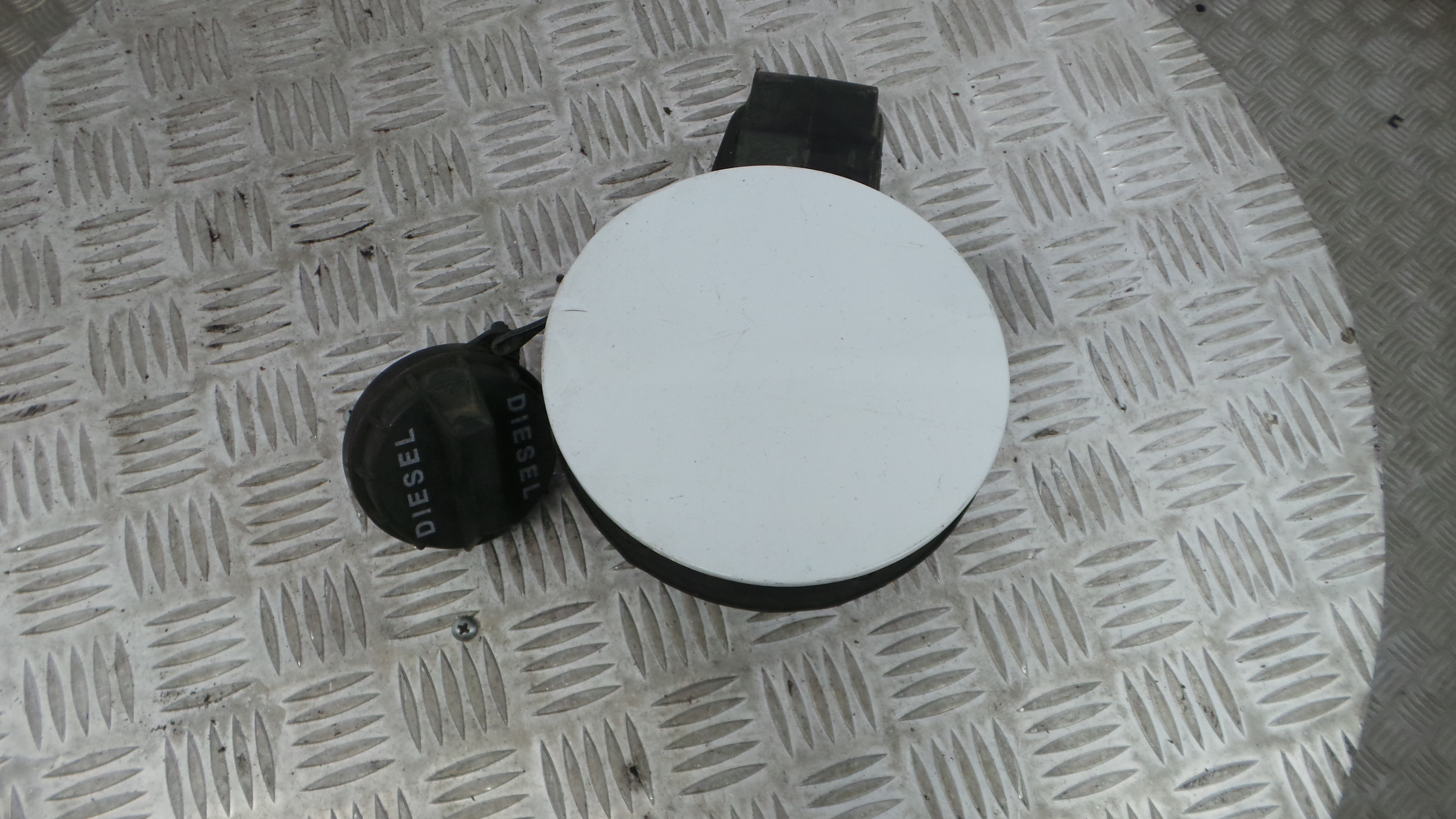 Tampão de Combustivel  69513-1H300 - KIA CEE'D Hatchback (ED)-33198184