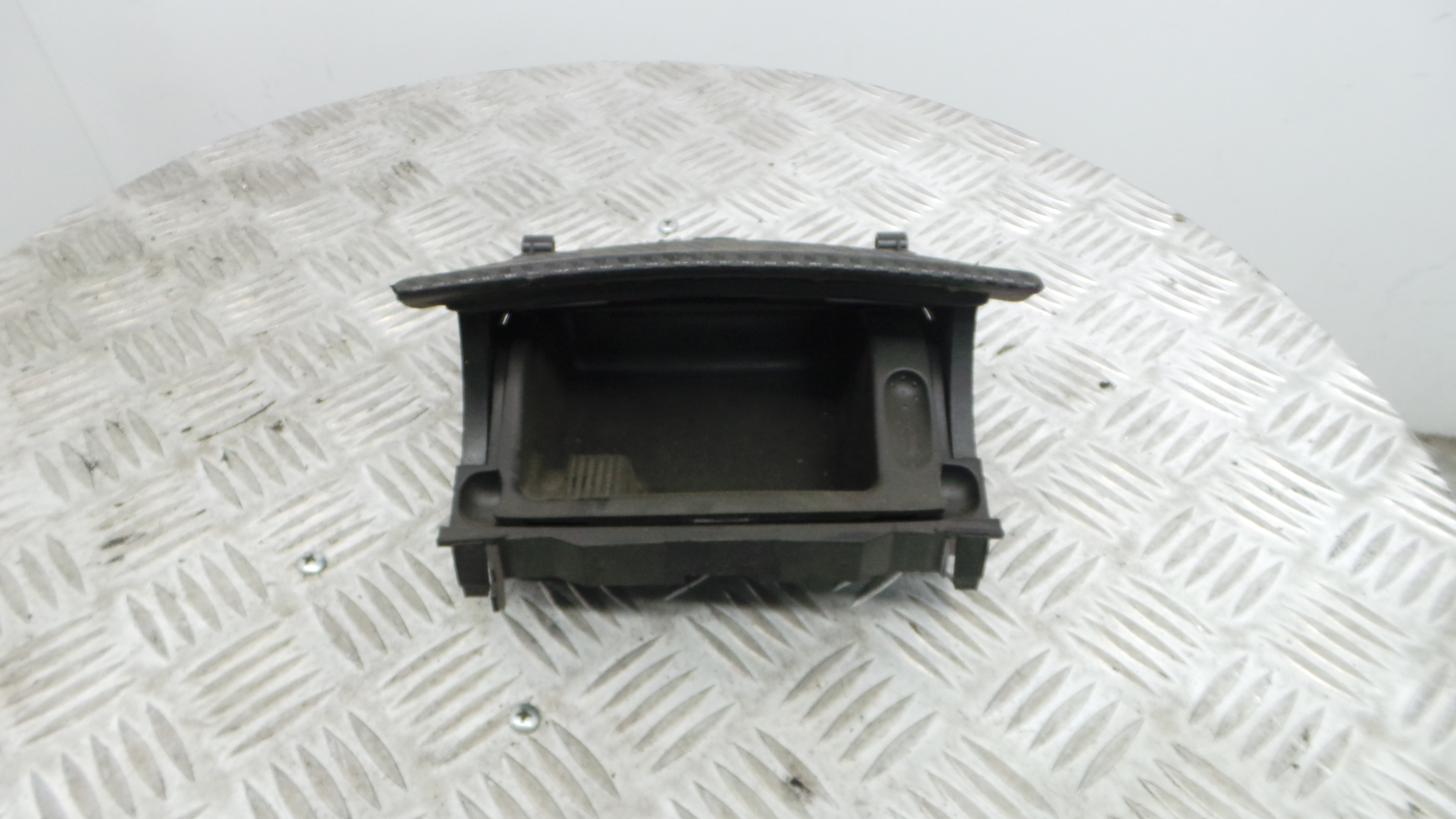 Cinzeiro A2036800852 - MERCEDES-BENZ C-CLASS (W203)-33198221