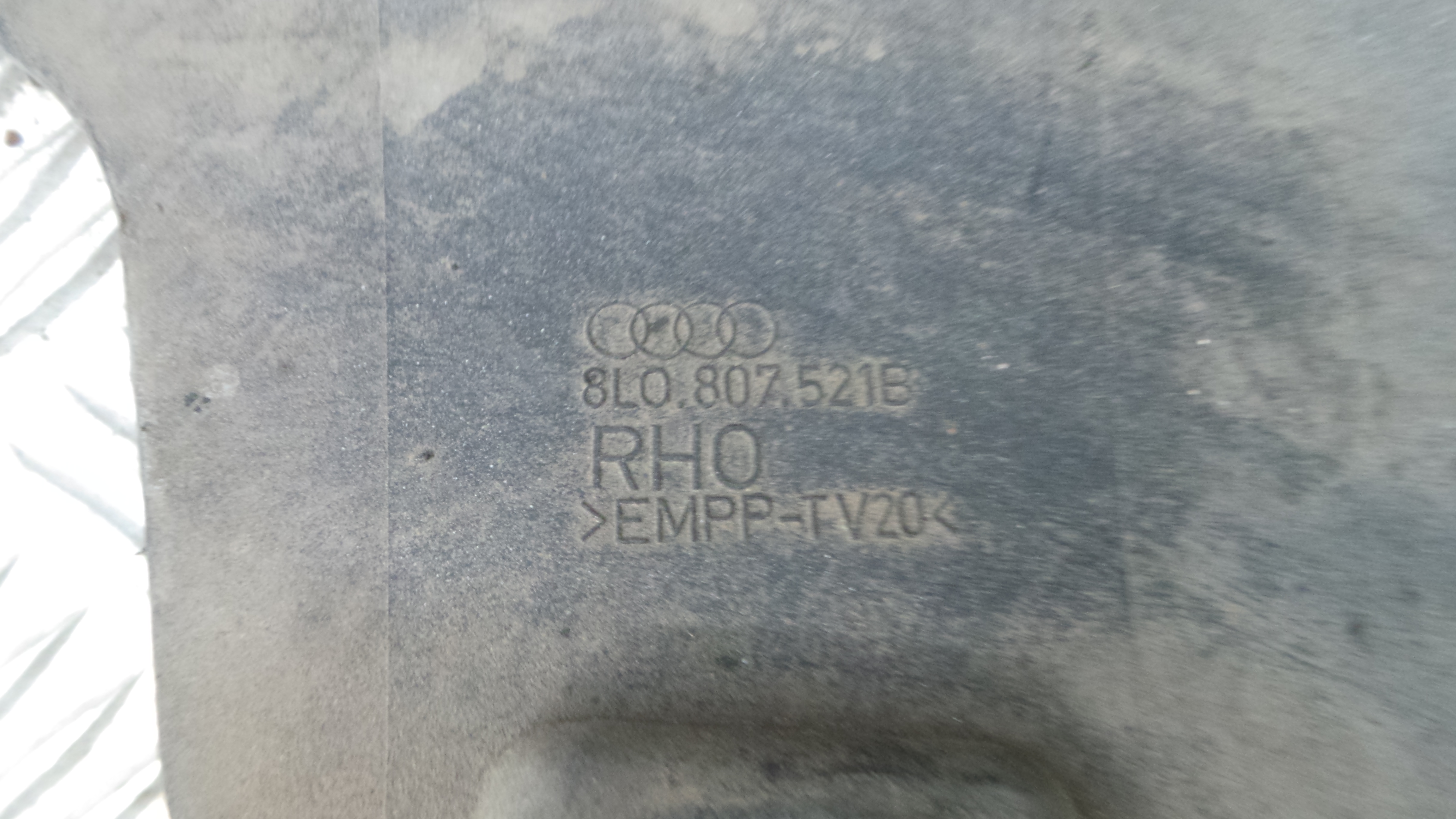 Para Choques de Trás 8L0807437B - AUDI A3 (8L1)-33198281