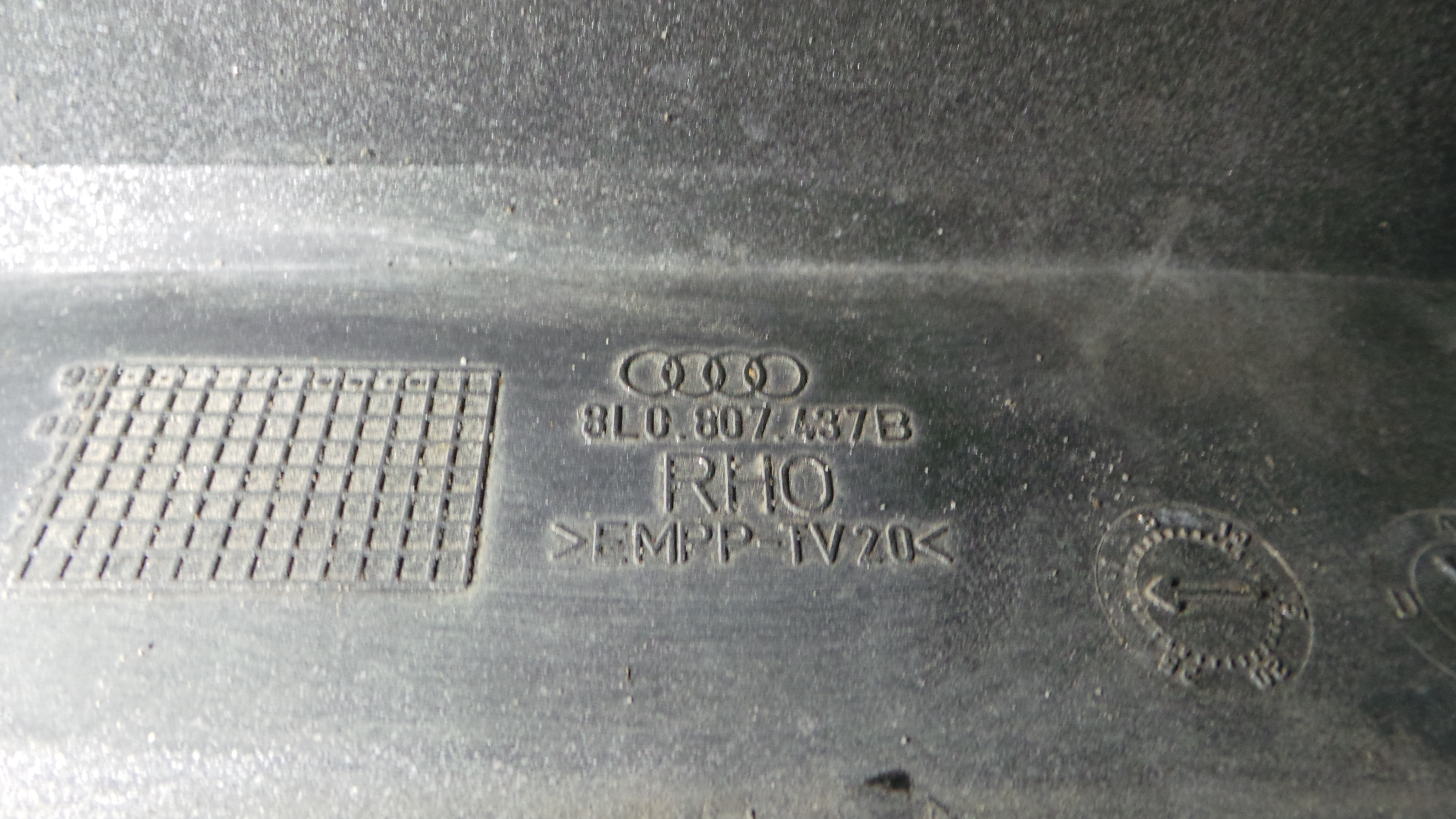 Para Choques de Trás 8L0807437B - AUDI A3 (8L1)-33198281