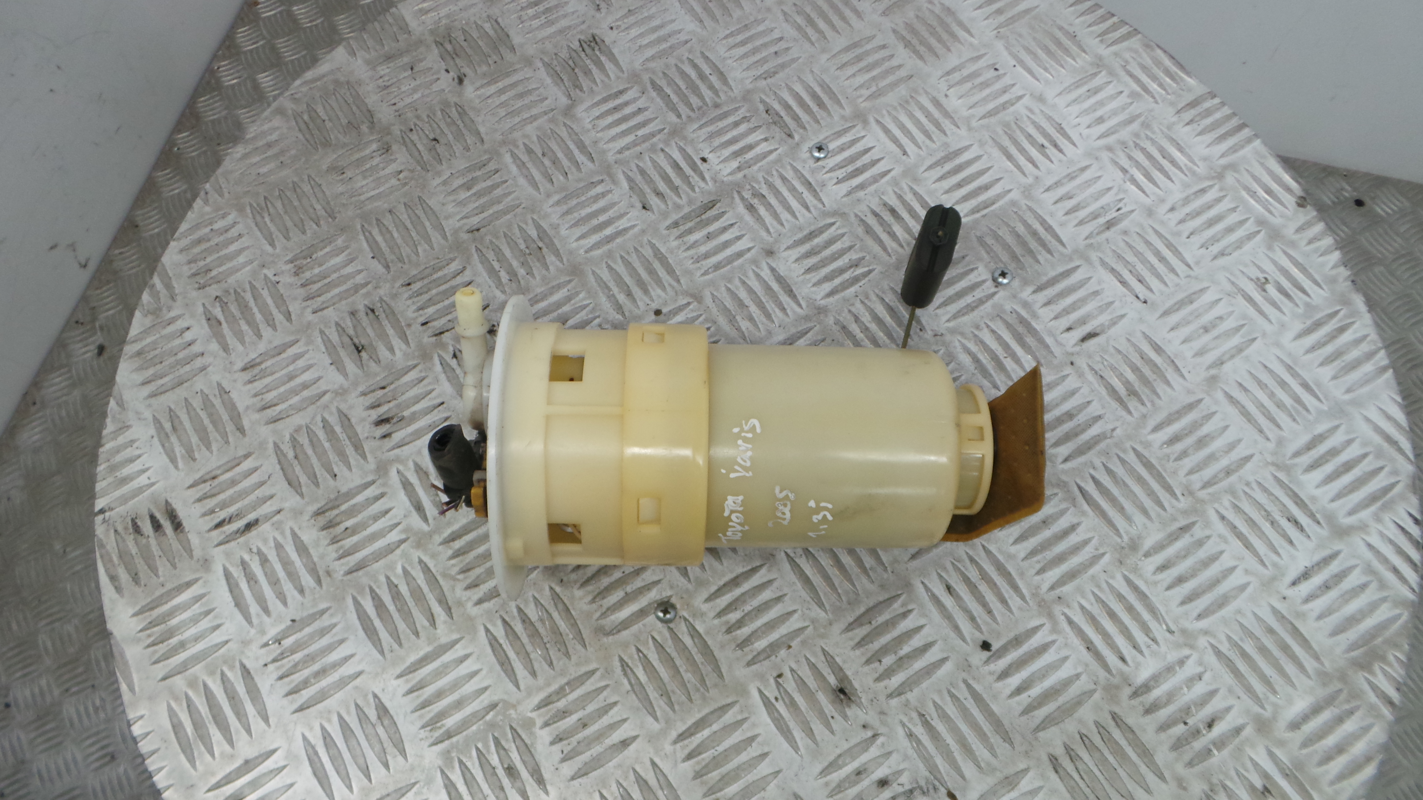 Boia do Combustível 77020-0D010 - TOYOTA YARIS VERSO (_P2_), YARIS VERSO / FUN CARGO (_P2_)-33198434