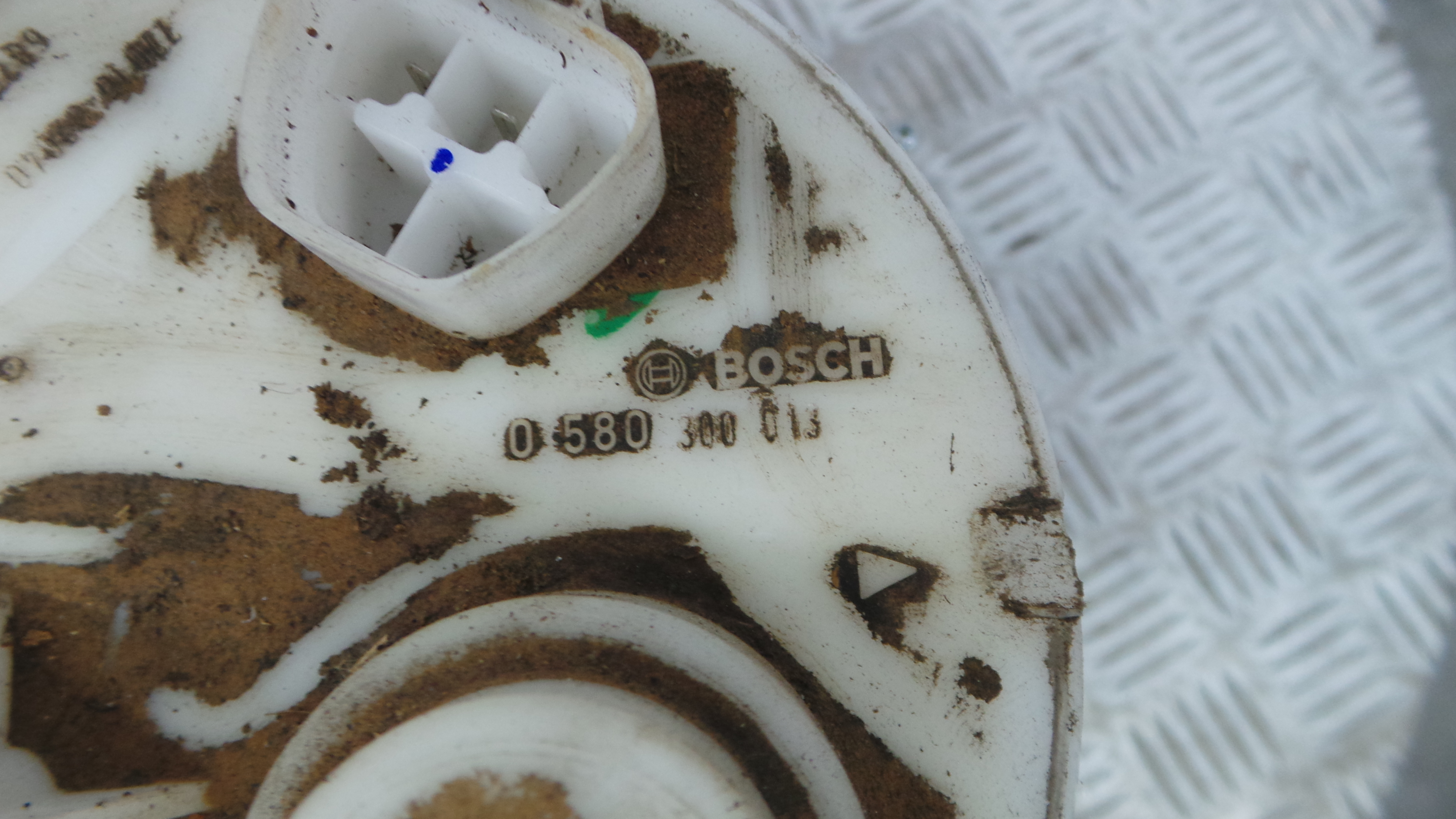 Boia do Combustível 0580300013 - TOYOTA COROLLA (_E12_), COROLLA / ALLEX (_E12_)-33198441