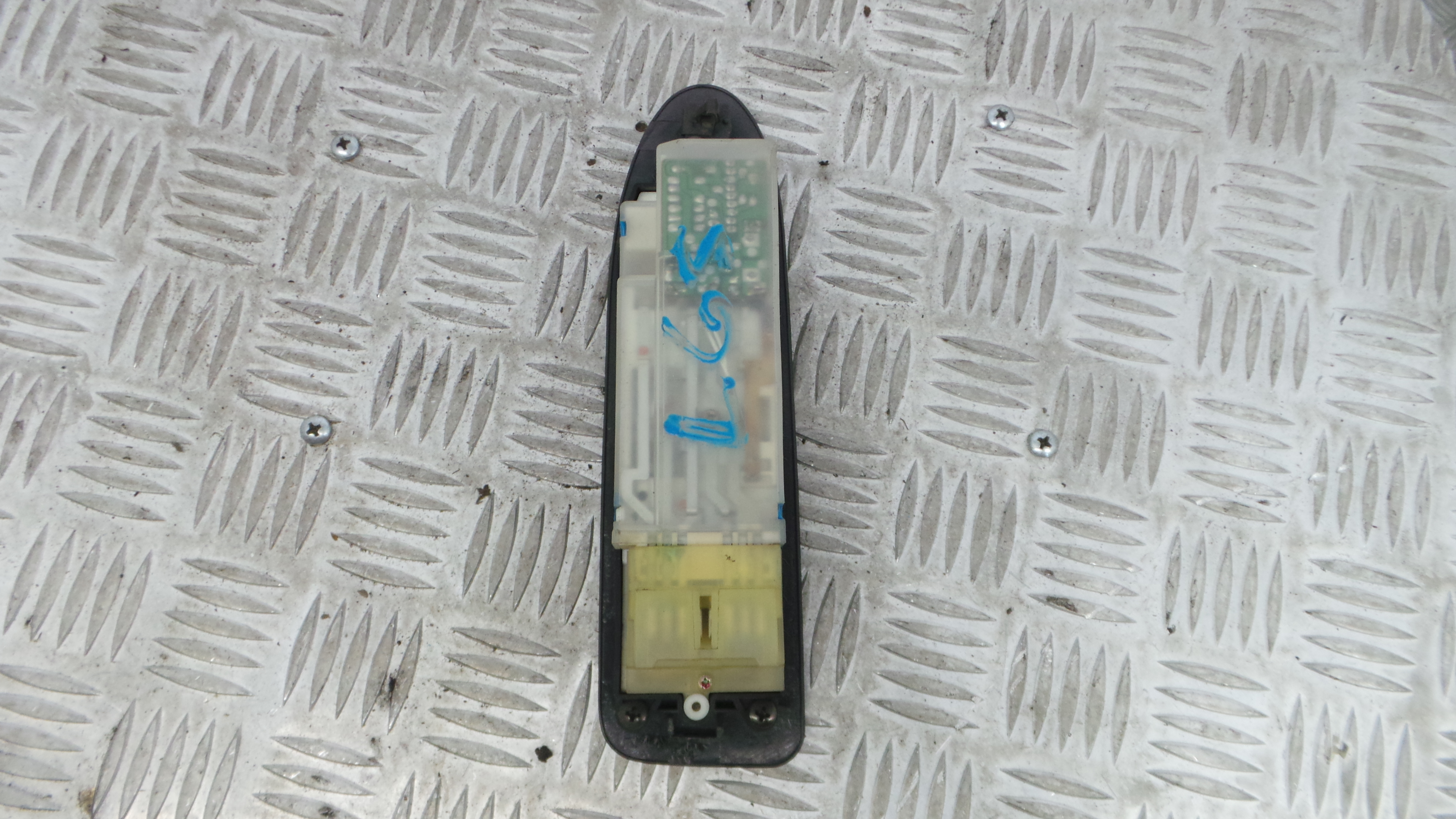 Interruptor / Comando Elevador Vidro Frente Esq  74232-12160 - TOYOTA COROLLA (_E11_)-33198783