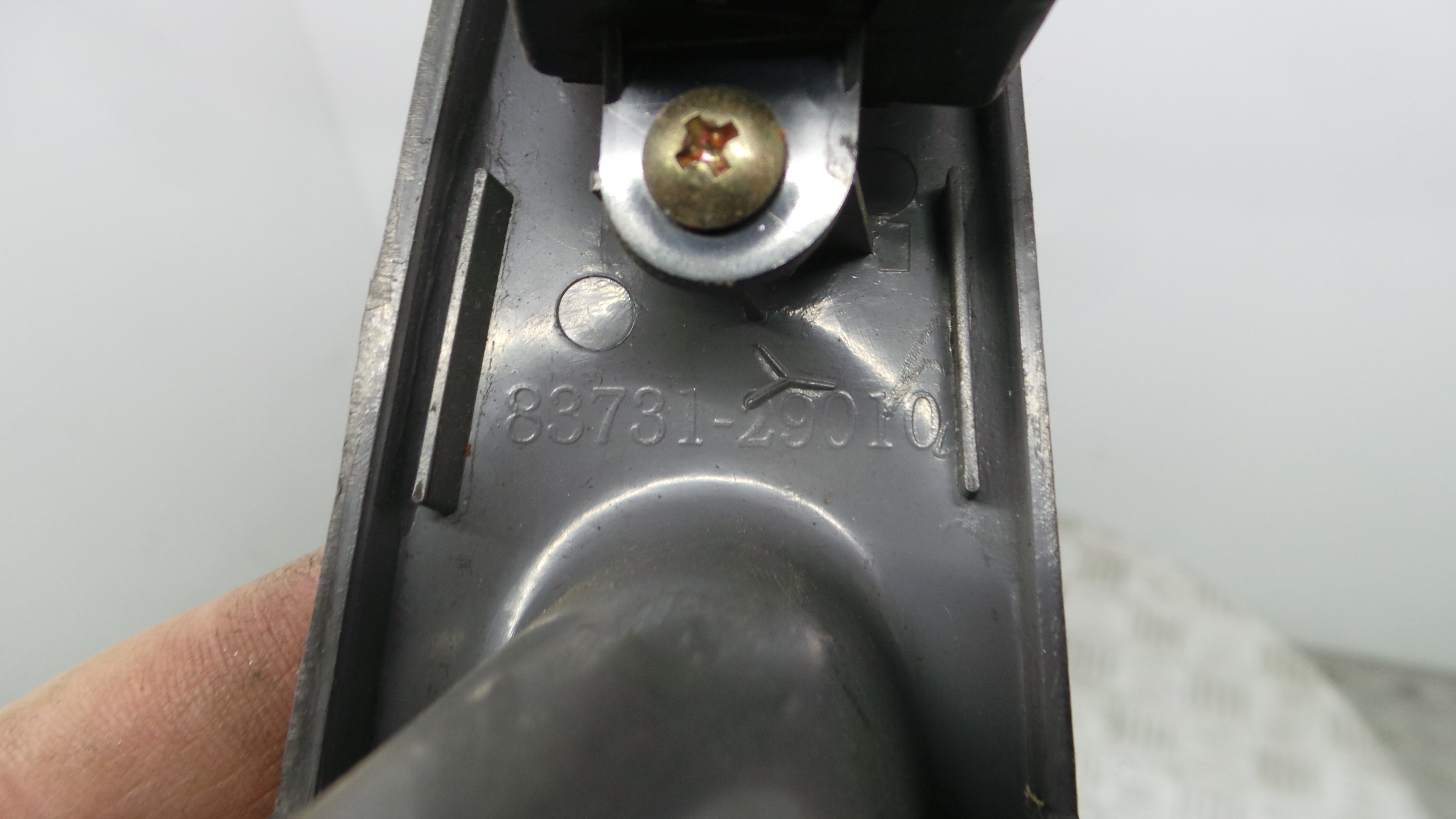 Interruptor / Comando Elevador Vidro Trás Esq 83731-29010 - HYUNDAI ELANTRA II (J-2), LANTRA II (J--33198786