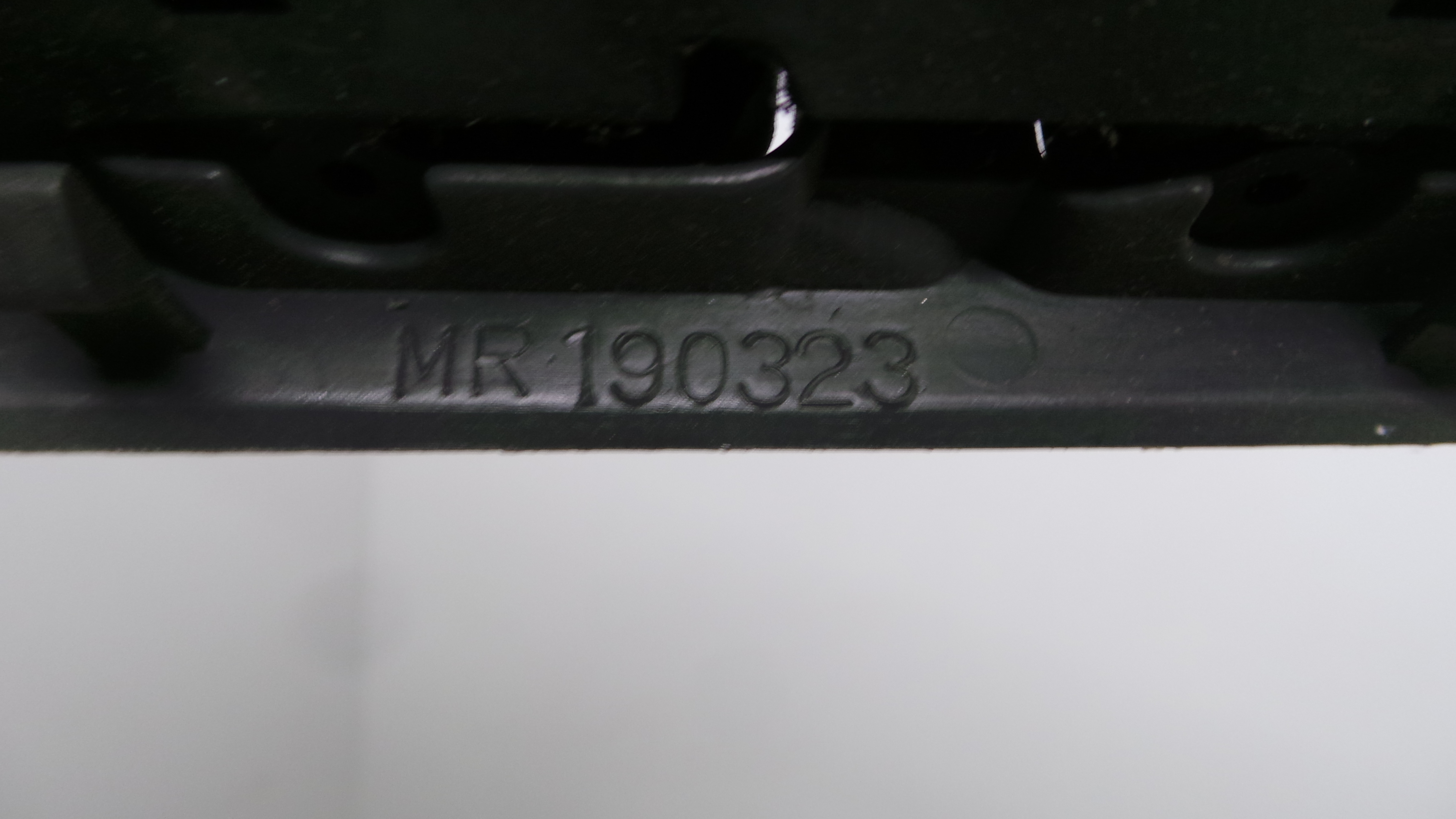 Interruptor / Comando Elevador Vidro Frente Esq MR190323 - MITSUBISHI LANCER Mk VI (CJ_, CP_), LANC-33198799