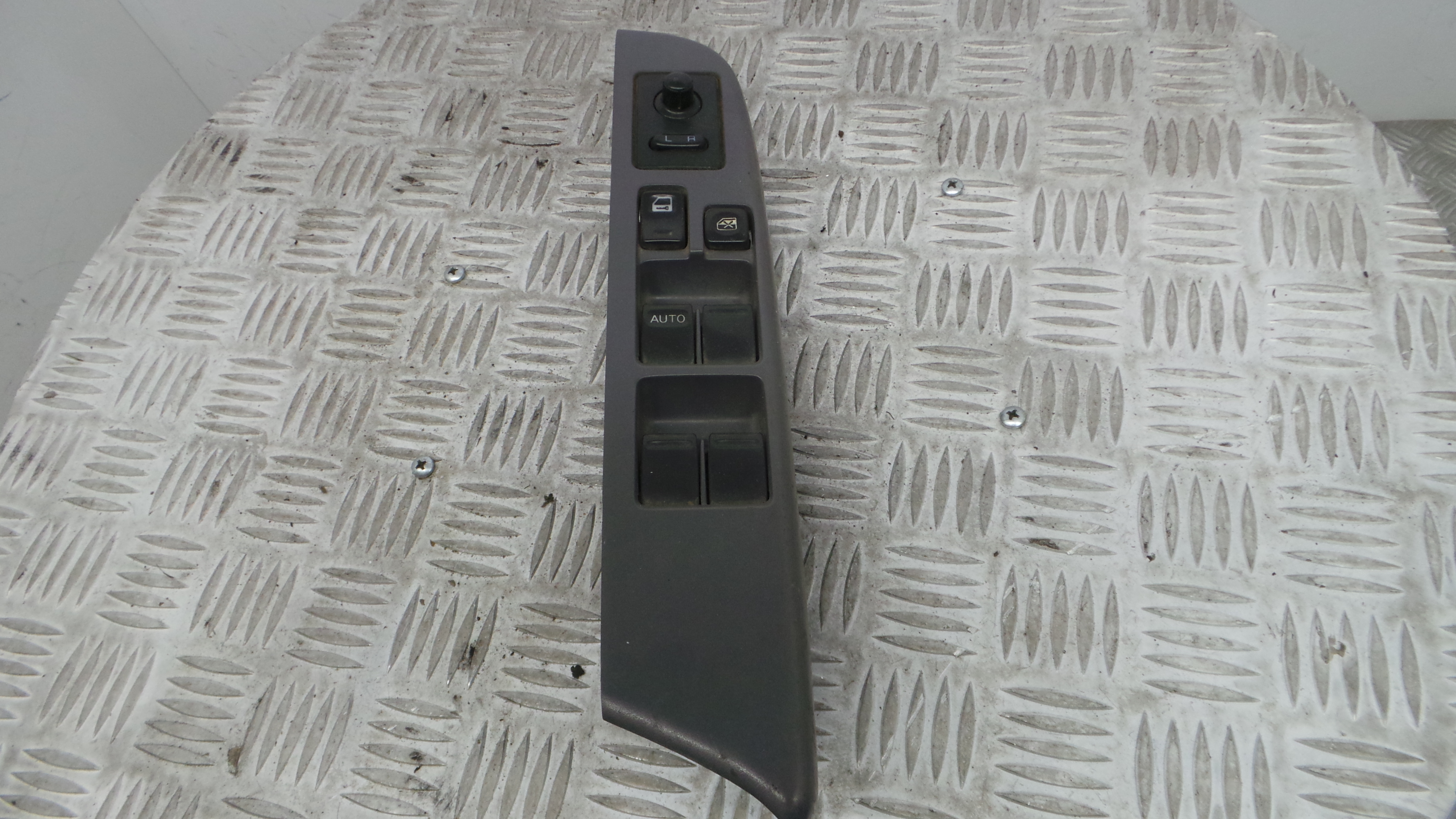 Interruptor / Comando Elevador Vidro Frente Esq  80961-VJ400 - NISSAN NAVARA Camião de plataforma/c-33198807