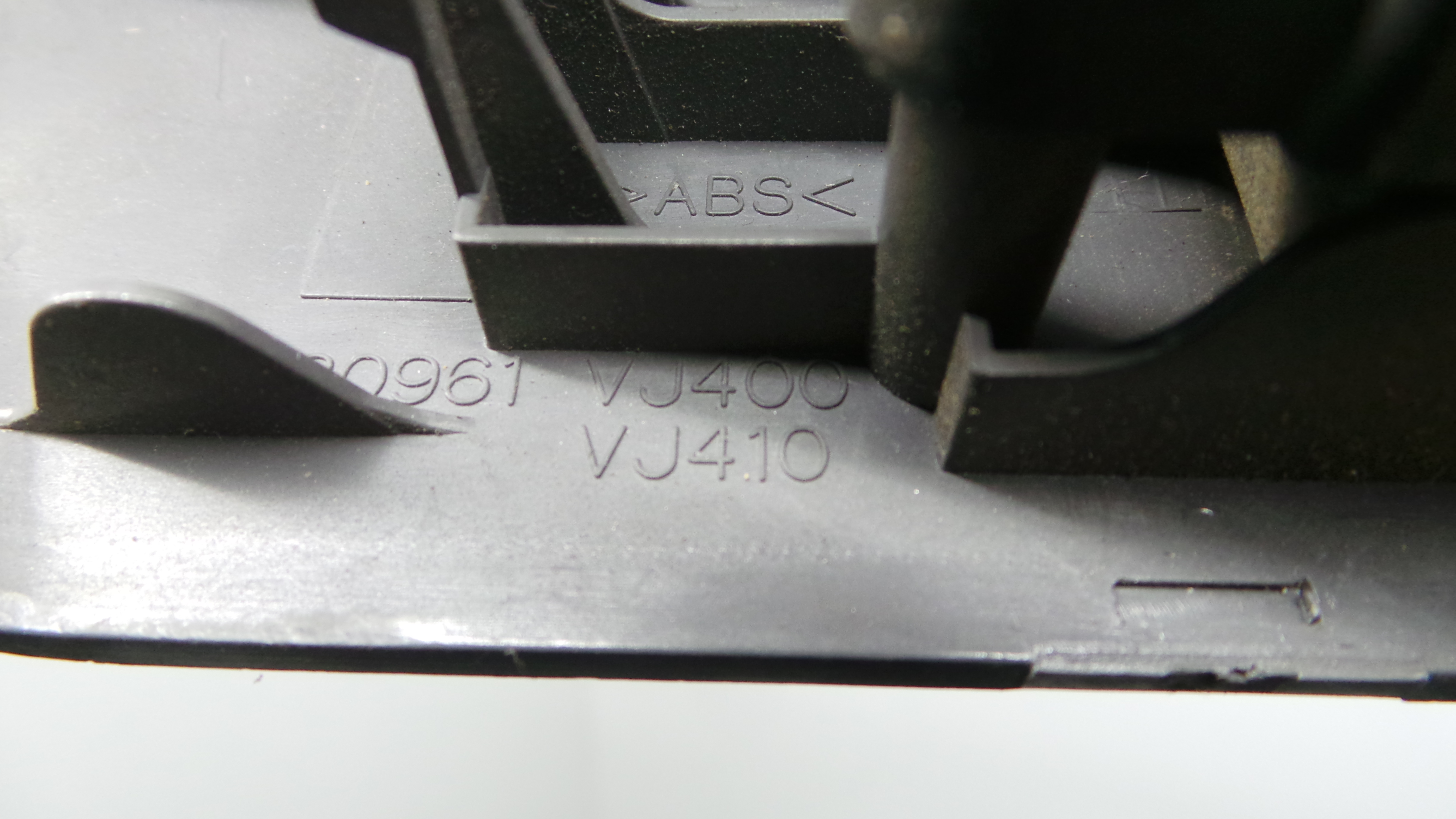 Interruptor / Comando Elevador Vidro Frente Esq  80961-VJ400 - NISSAN NAVARA Camião de plataforma/c-33198807