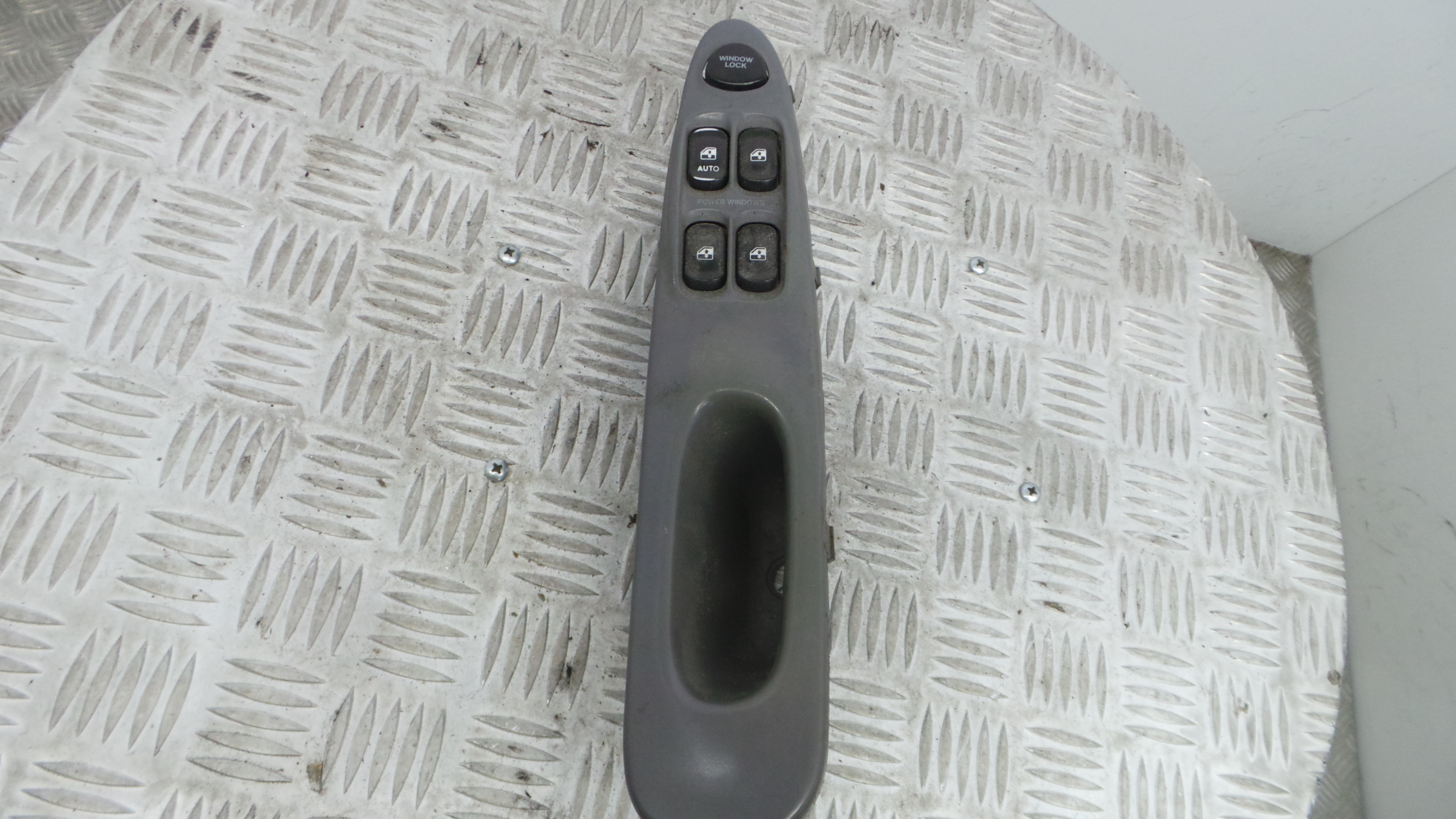 Interruptor / Comando Elevador Vidro Frente Esq  82731-29030 - HYUNDAI ELANTRA II (J-2), LANTRA II (-33198818