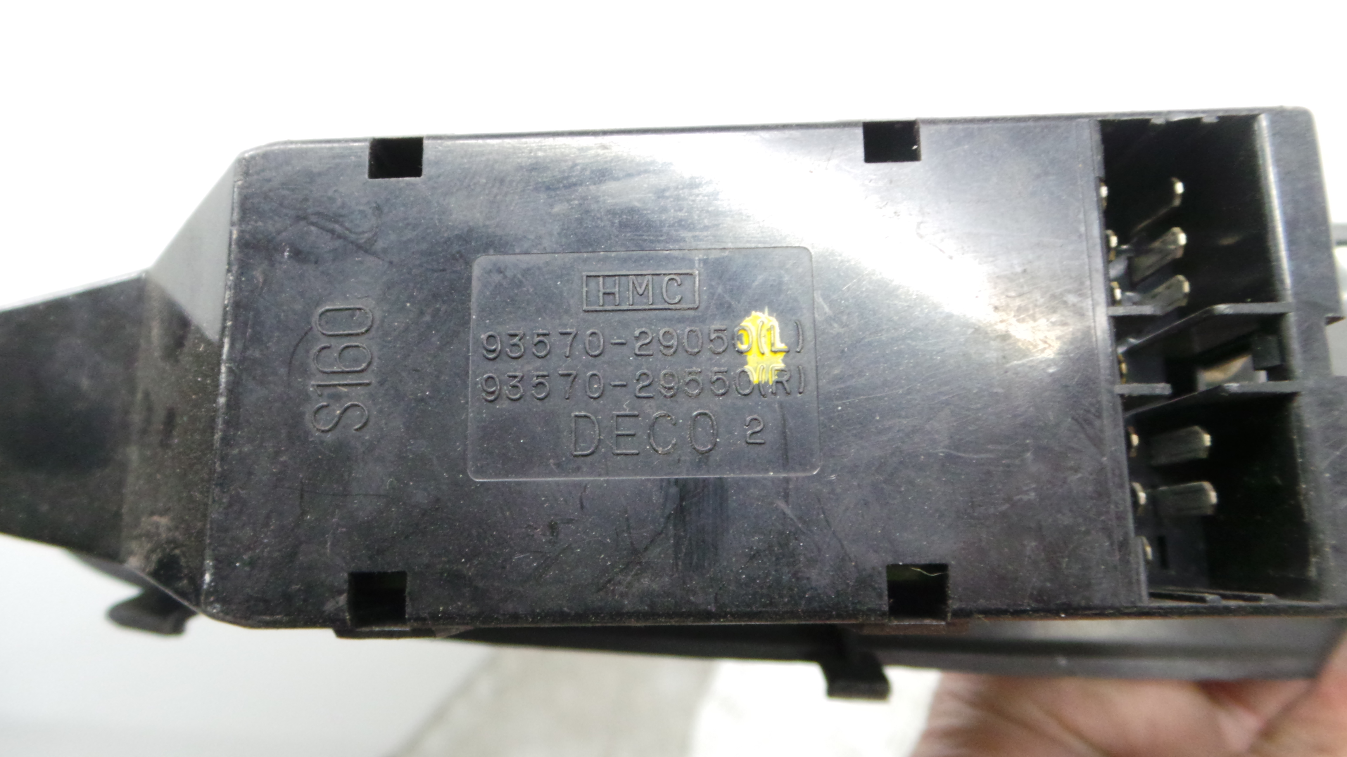 Interruptor / Comando Elevador Vidro Frente Esq  82731-29030 - HYUNDAI ELANTRA II (J-2), LANTRA II (-33198818