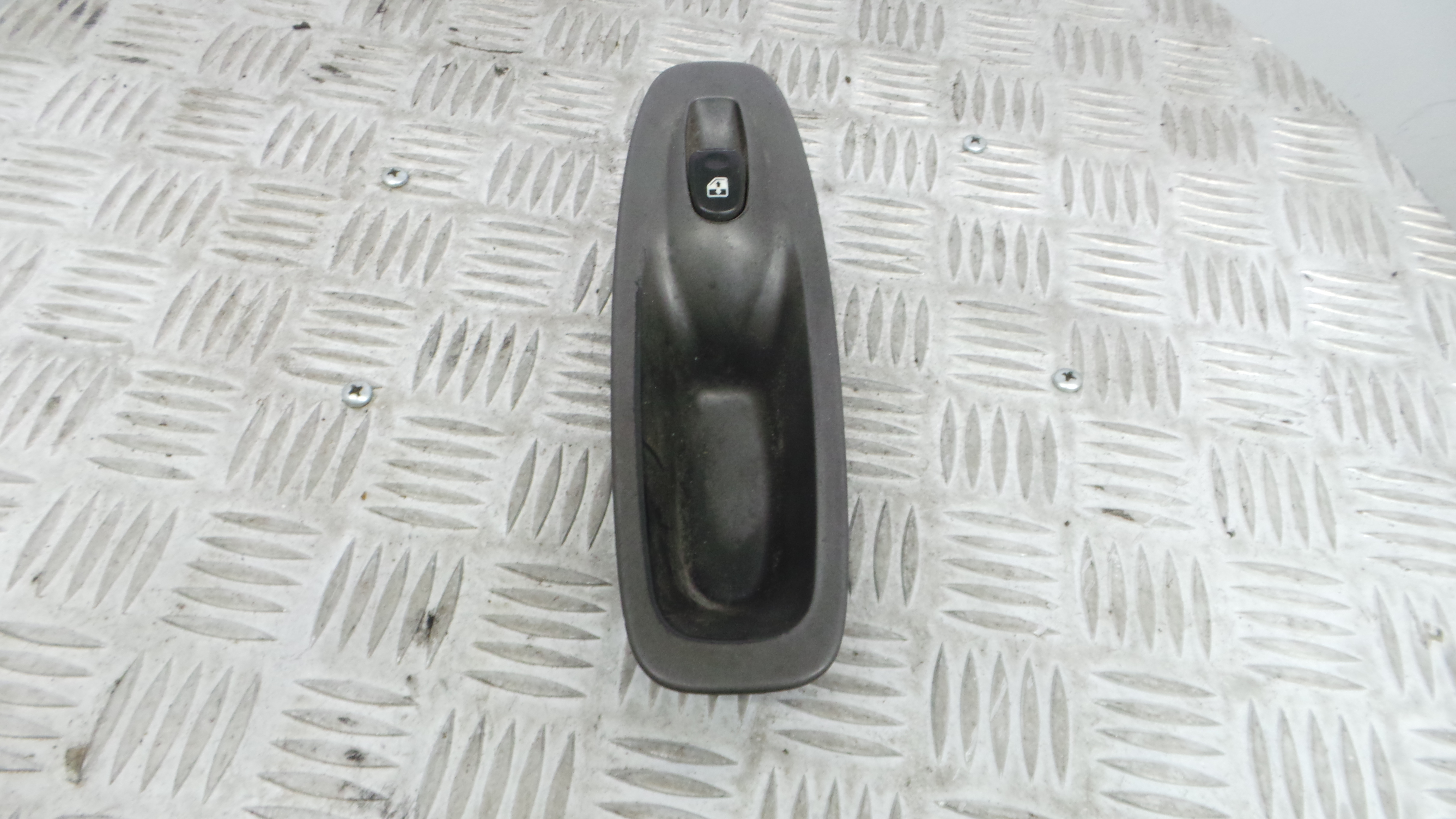 Interruptor / Comando Elevador Vidro Frente Dto - HYUNDAI ACCENT II (LC), EXCEL II (LC)-33198822 Interruptor / Comando Elevador Vidro Frente Dto - HYUNDAI ACCENT II (LC), EXCEL II (LC)-33198822