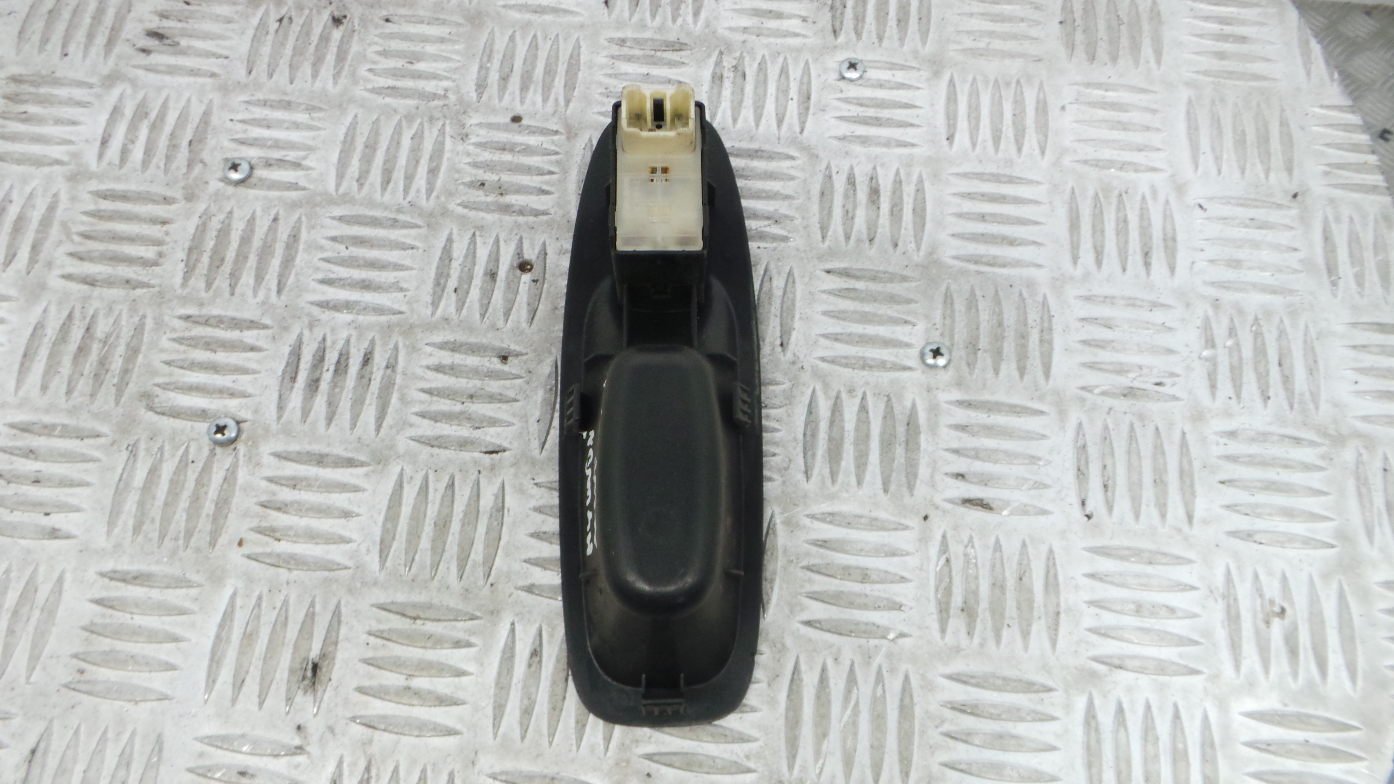 Interruptor / Comando Elevador Vidro Frente Dto   - HYUNDAI ACCENT II (LC), EXCEL II (LC)-33198822