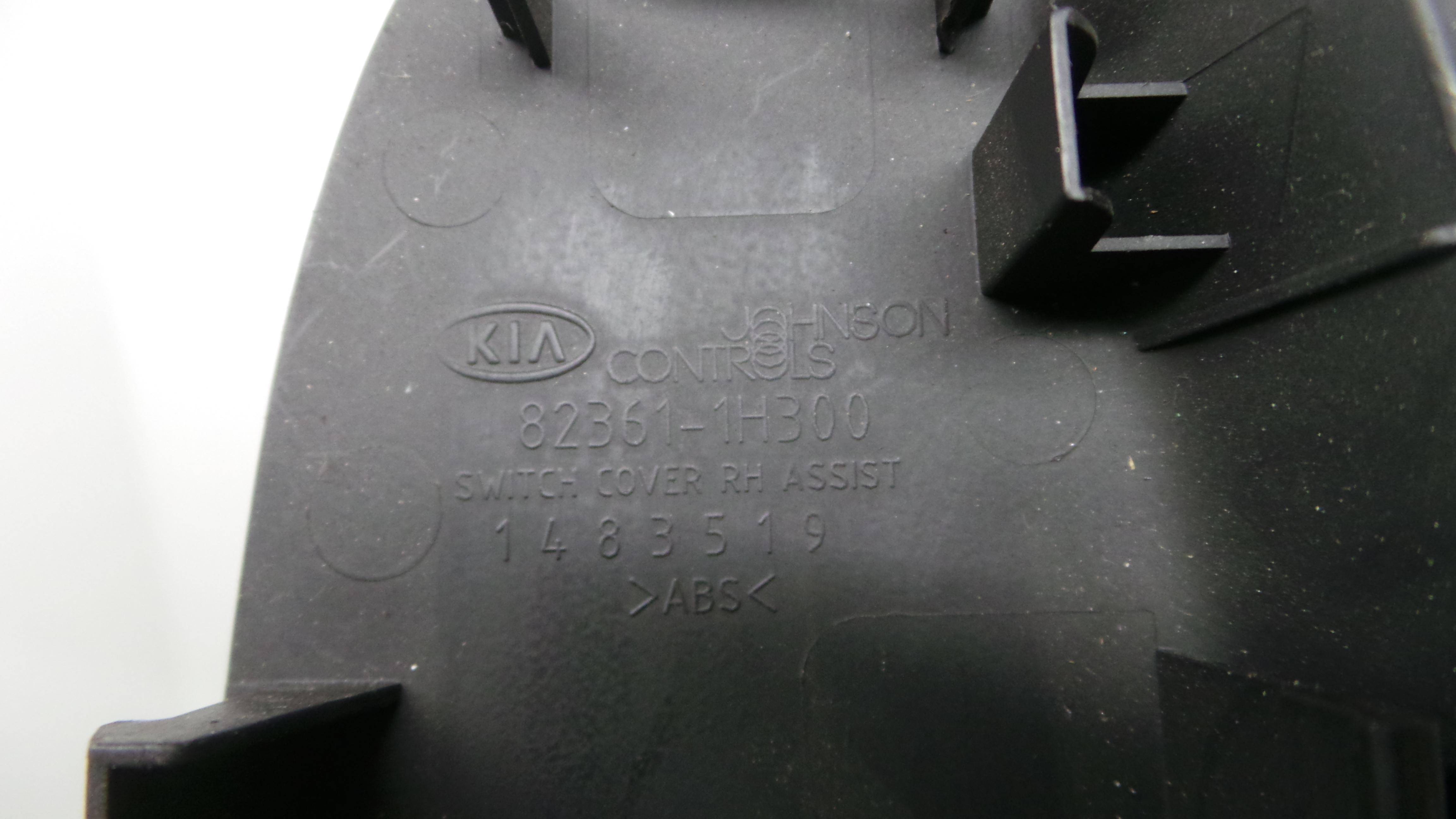 Interruptor / Comando Elevador Vidro Frente Dto  82361-1H300 - KIA CEE'D Hatchback (ED)-33198833