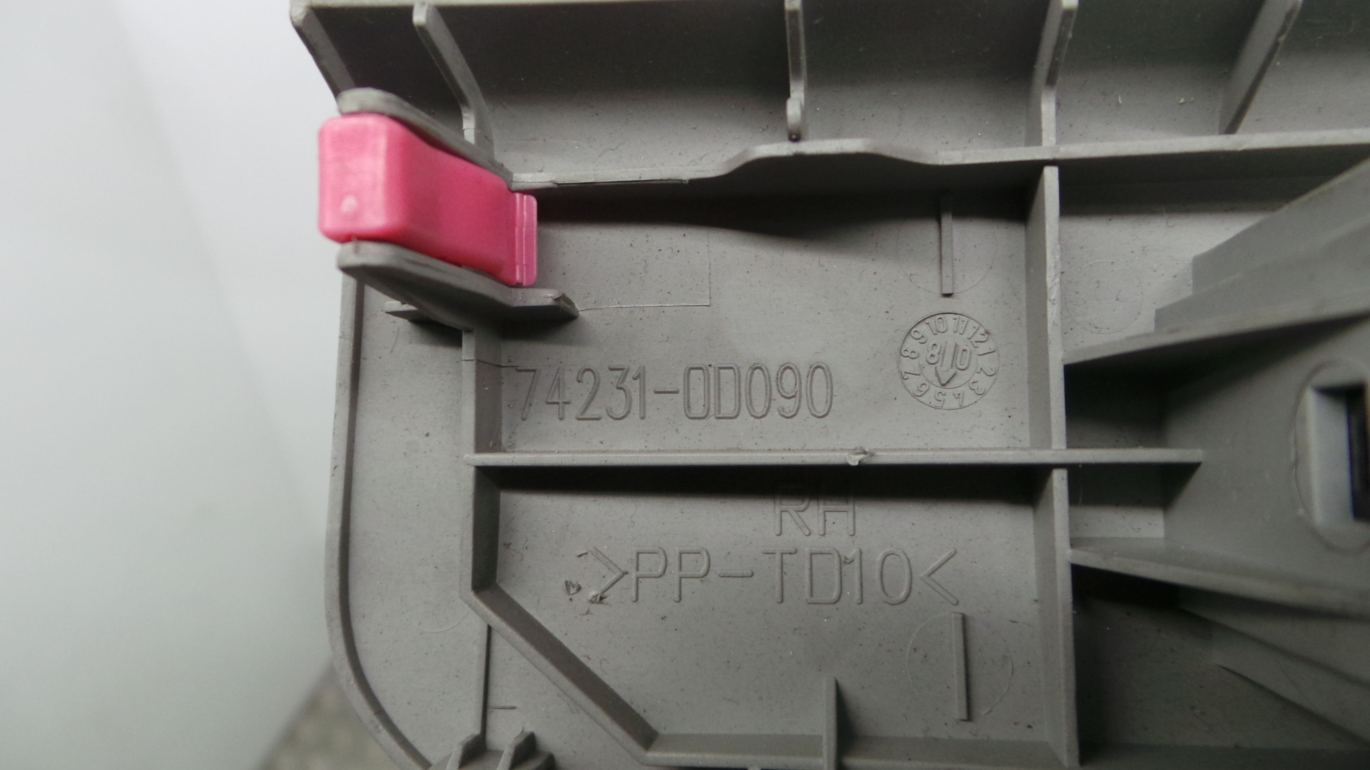 Interruptor / Comando Elevador Vidro Frente Dto  74231-0D090 - TOYOTA YARIS (_P9_), YARIS/VITZ (_P9_-33198840