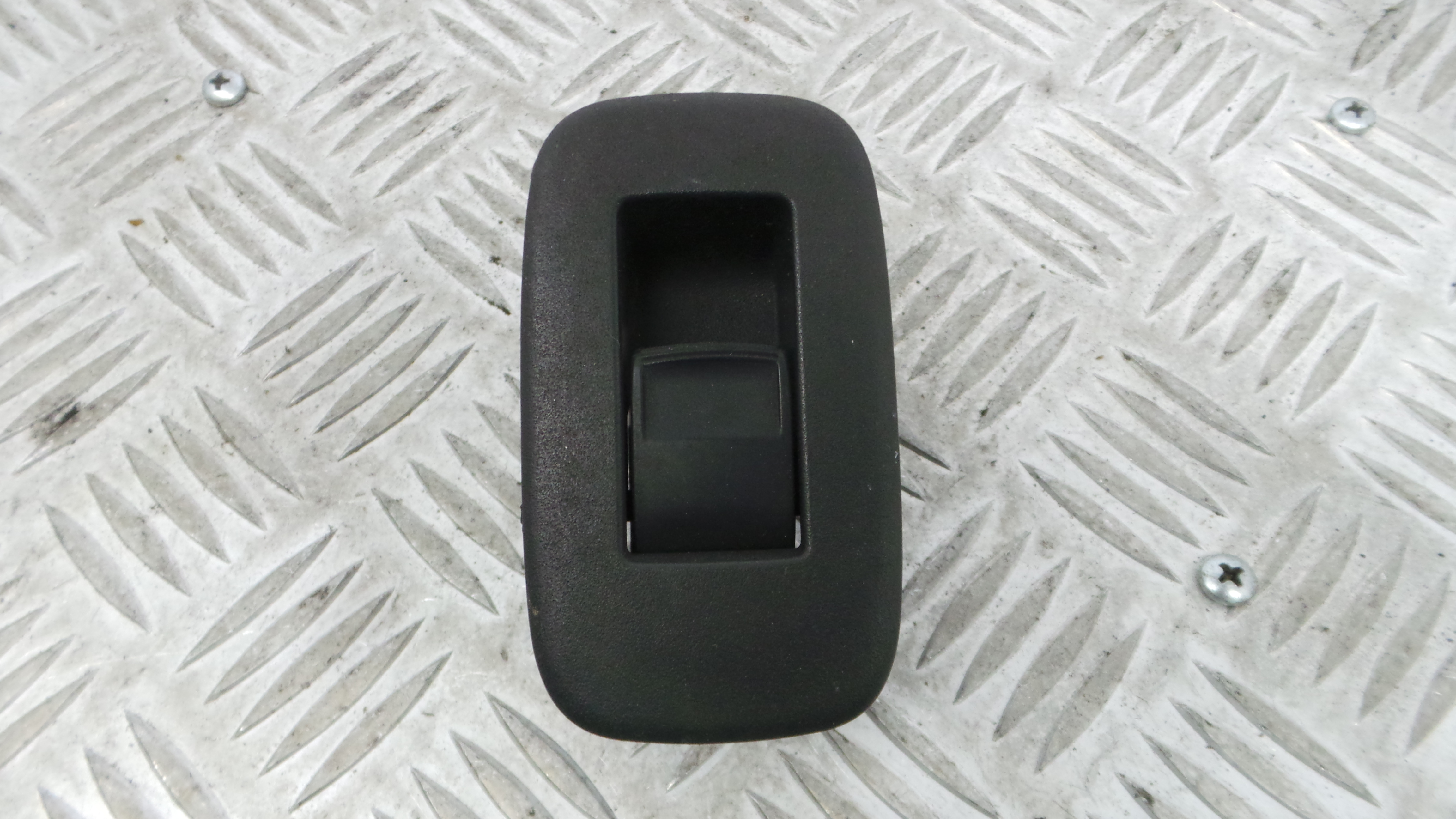 Interruptor / Comando Elevador Vidro Trás Dto  - TOYOTA AURIS (_E15_), COROLLA (_E15_)-33198885 Interruptor / Comando Elevador Vidro Trás Dto  - TOYOTA AURIS (_E15_), COROLLA (_E15_)-33198885
