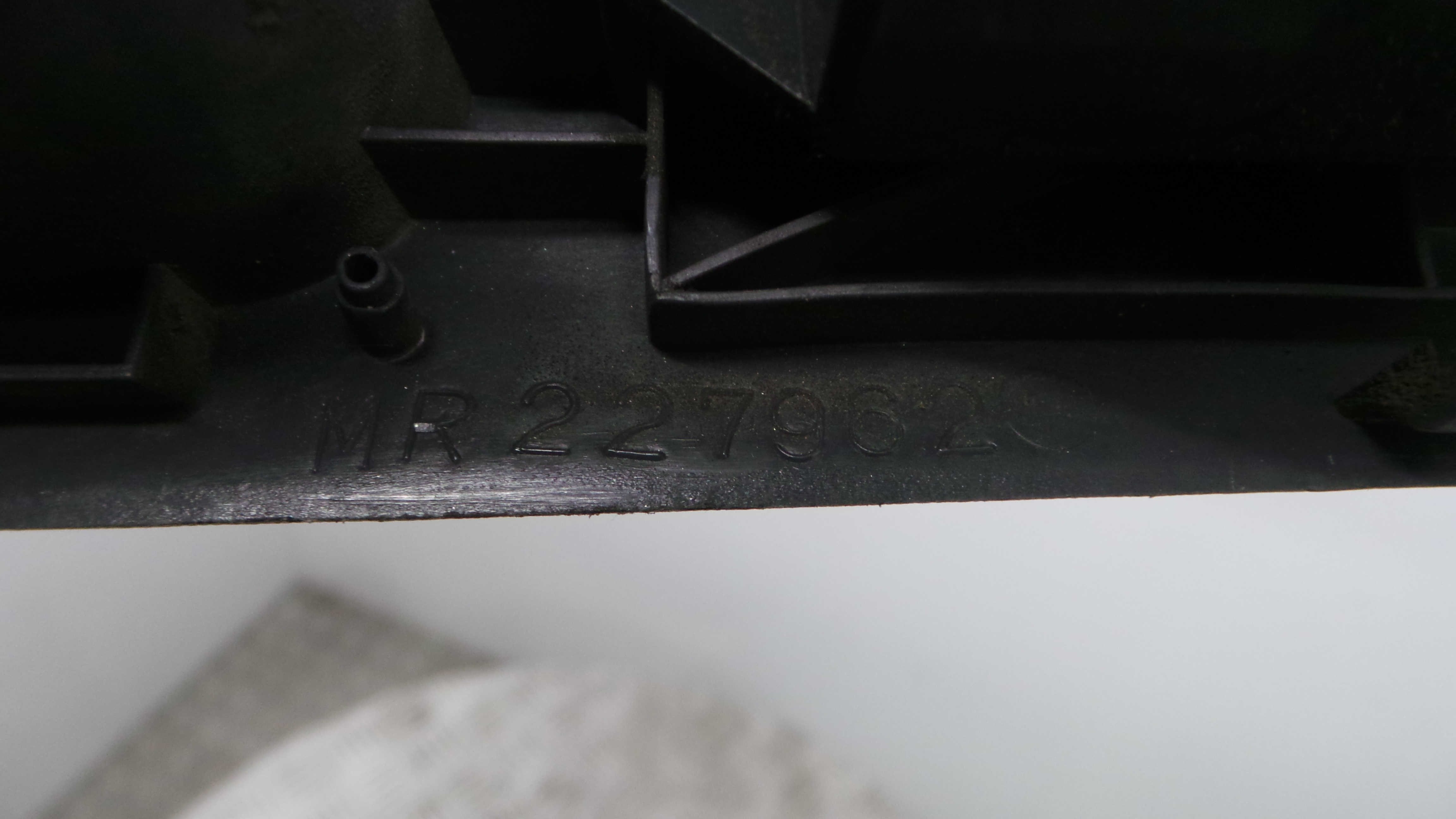 Interruptor / Comando Elevador Vidro Frente Dto MR227962 - MITSUBISHI COLT Mk V (CJ_, CP_), COLT V -33198896