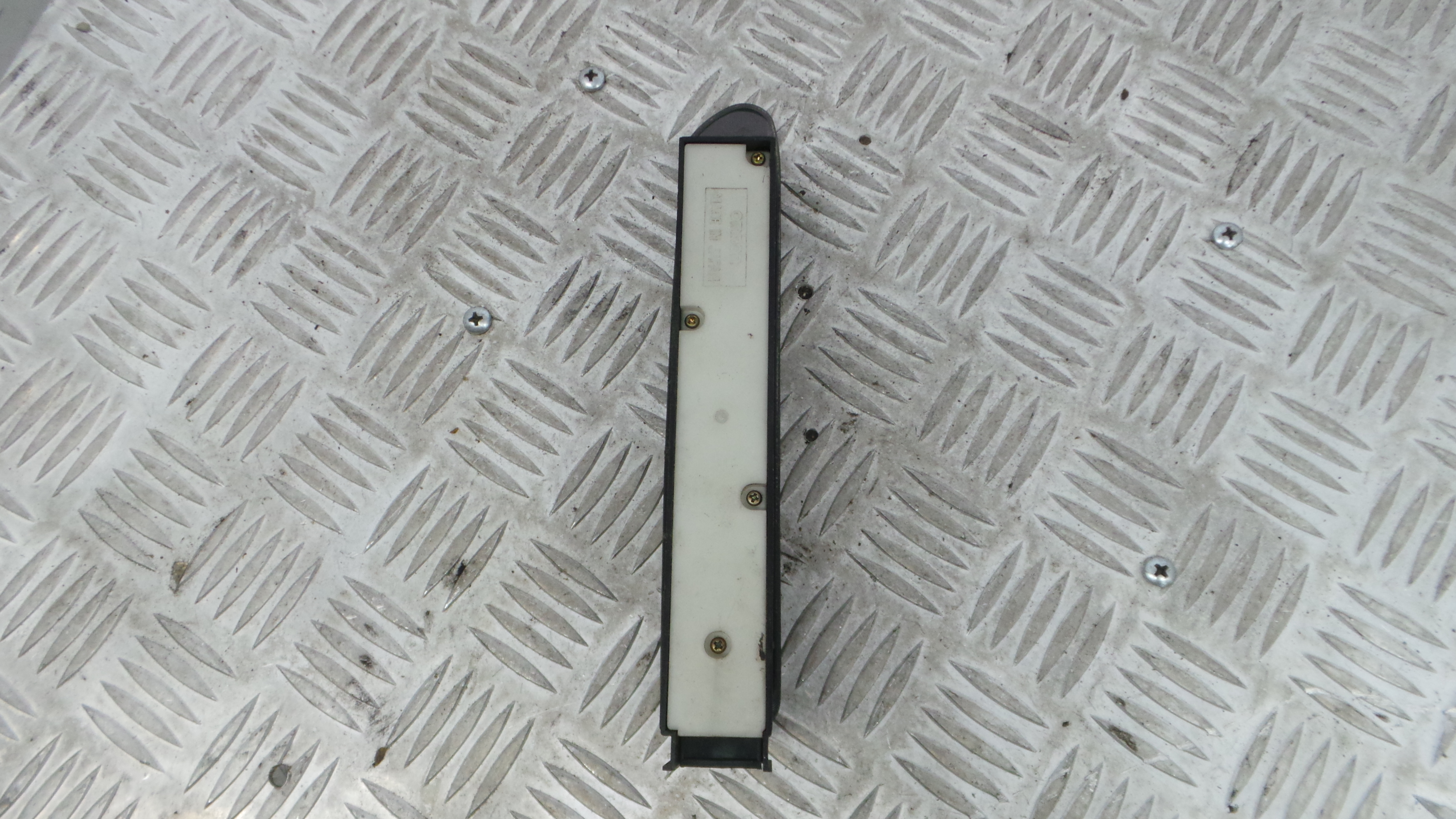 Interruptor / Comando Elevador Vidro Frente Esq - MITSUBISHI COLT Mk V (CJ_, CP_), COLT V (CJ_, CP-33198990