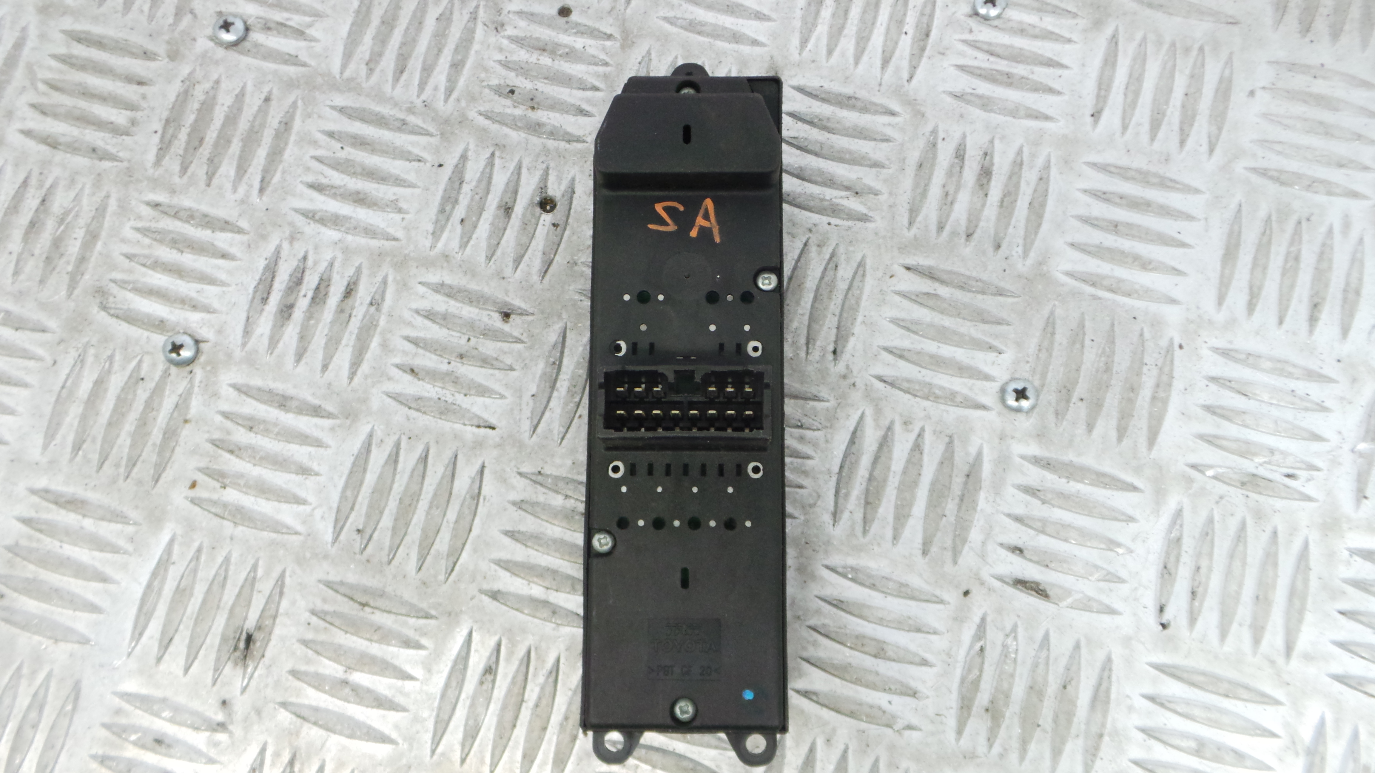 Interruptor / Comando Elevador Vidro Frente Esq   - TOYOTA AVENSIS (_T22_)-33199029