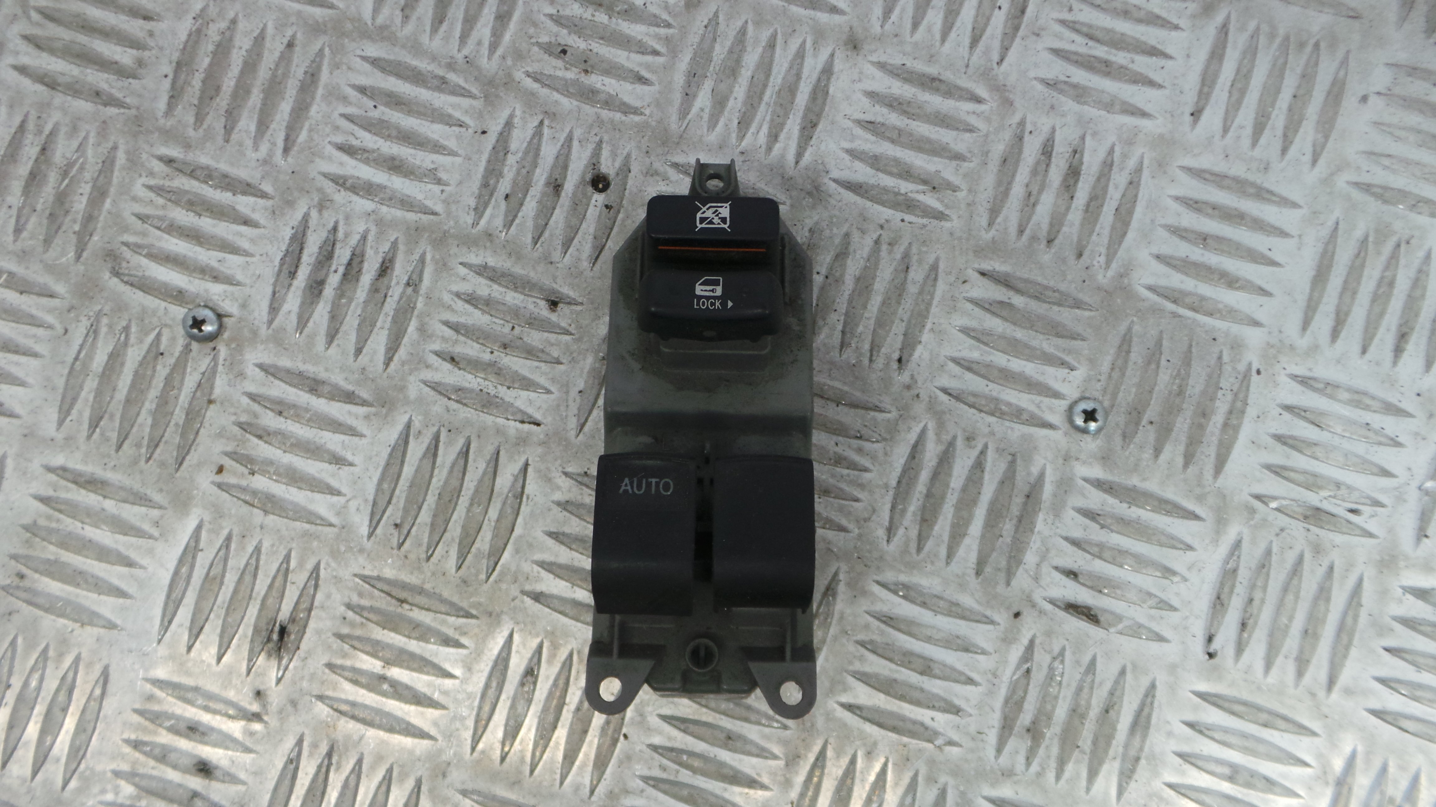 Interruptor / Comando Elevador Vidro Frente Esq  970-0J81 - TOYOTA YARIS (_P9_), YARIS/VITZ (_P9_)-33199031