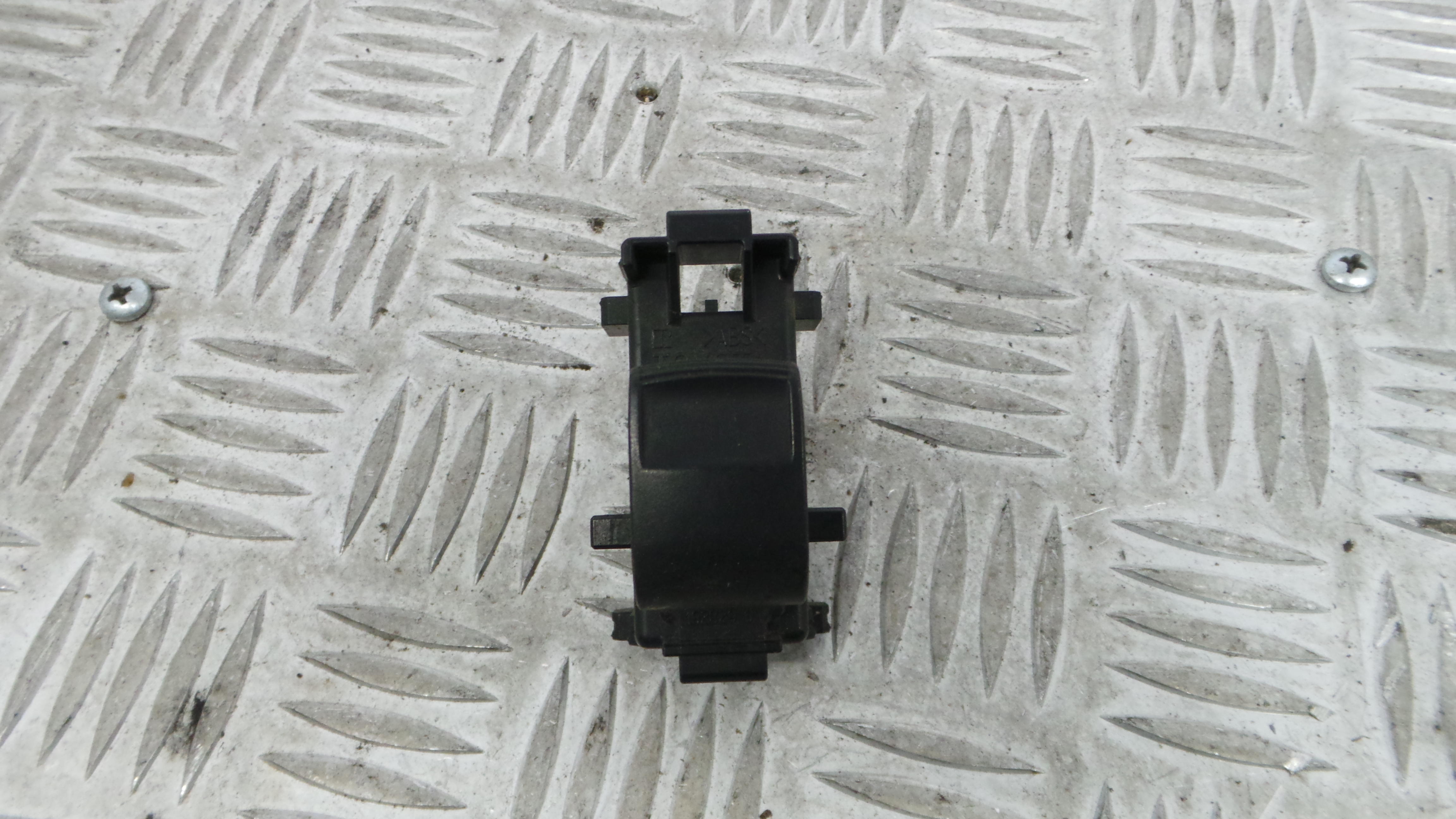 Interruptor / Comando Elevador Vidro Trás Dto 192829 - TOYOTA YARIS (_P9_), YARIS/VITZ (_P9_)-33199048 Interruptor / Comando Elevador Vidro Trás Dto 192829 - TOYOTA YARIS (_P9_), YARIS/VITZ (_P9_)-33199048